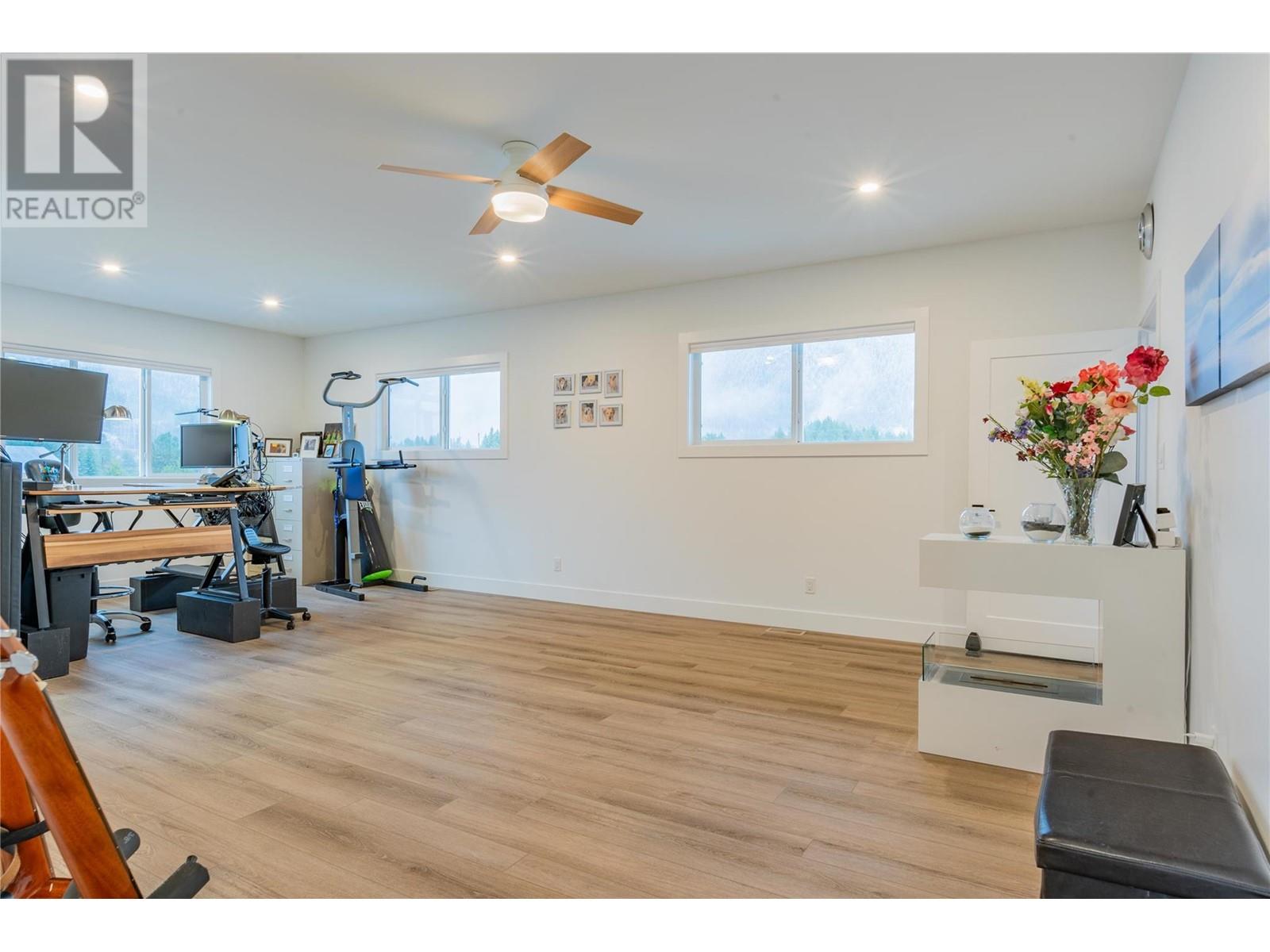 1070 Elkview Road, Castlegar, British Columbia  V1N 4L5 - Photo 55 - 10345826