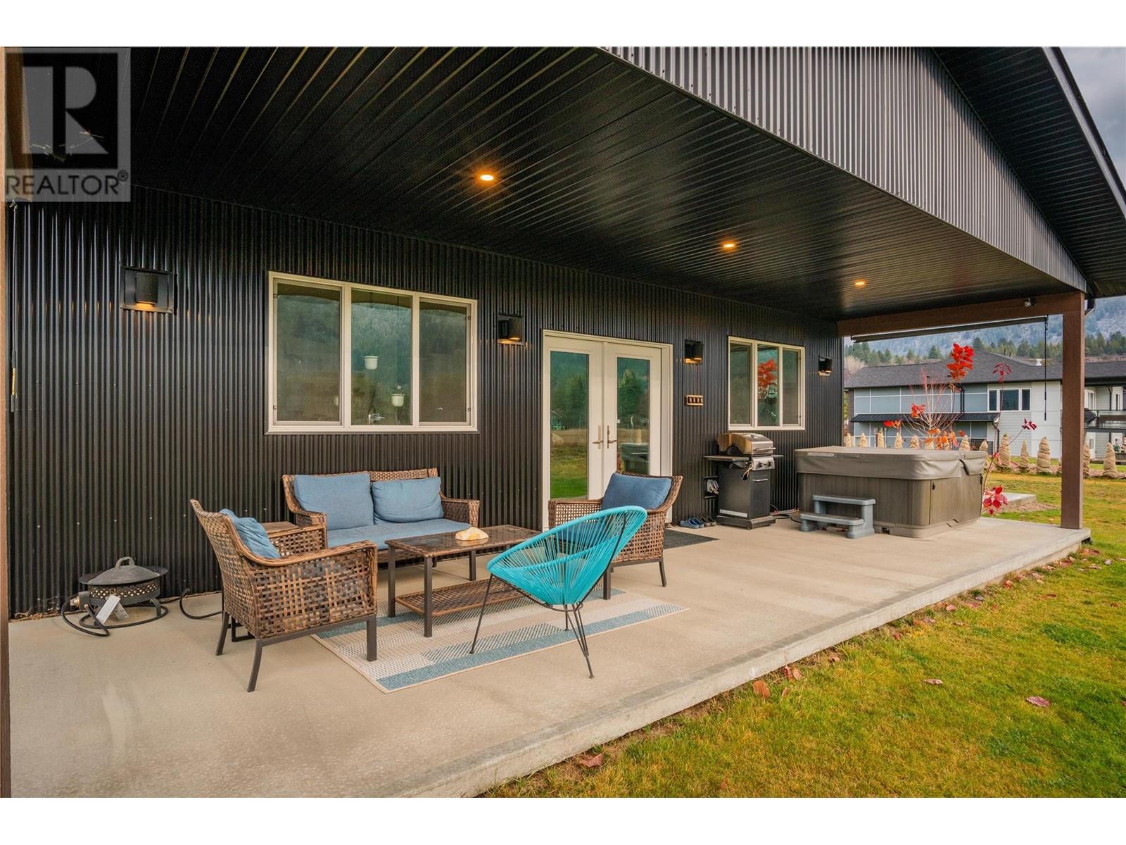 1070 Elkview Road, Castlegar, British Columbia  V1N 4L5 - Photo 70 - 10345826