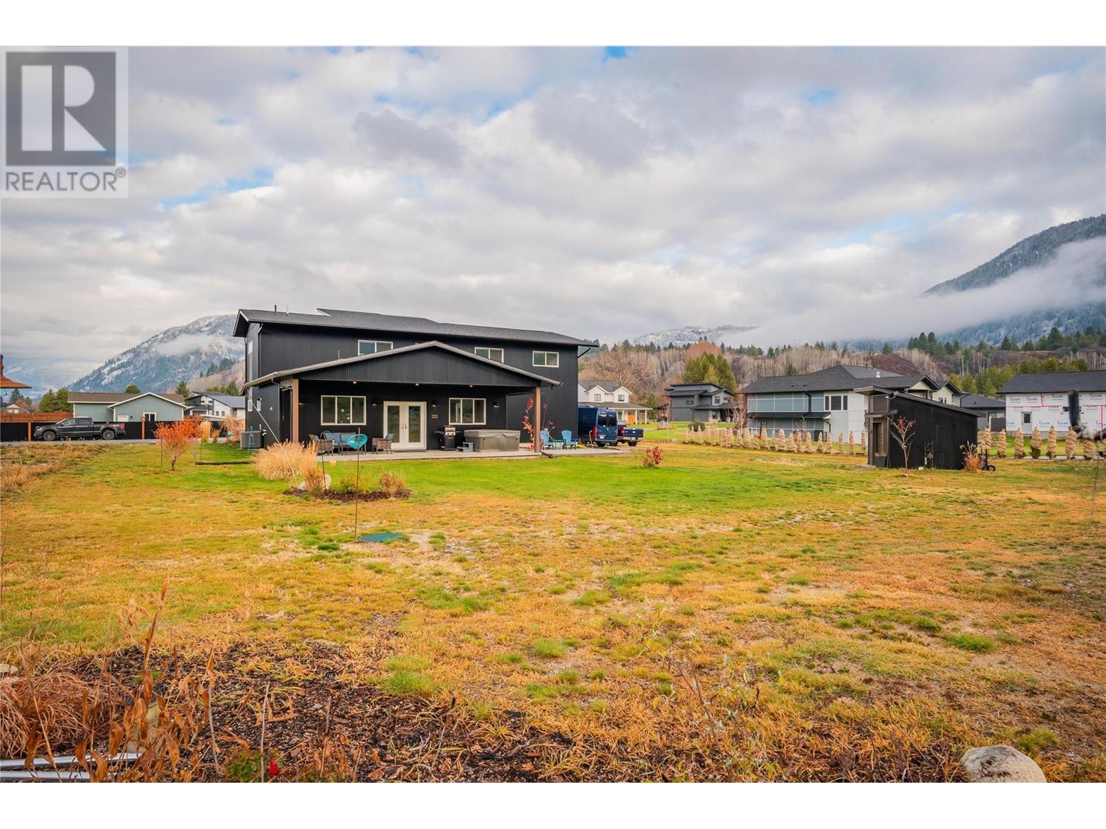 1070 Elkview Road, Castlegar, British Columbia  V1N 4L5 - Photo 72 - 10345826