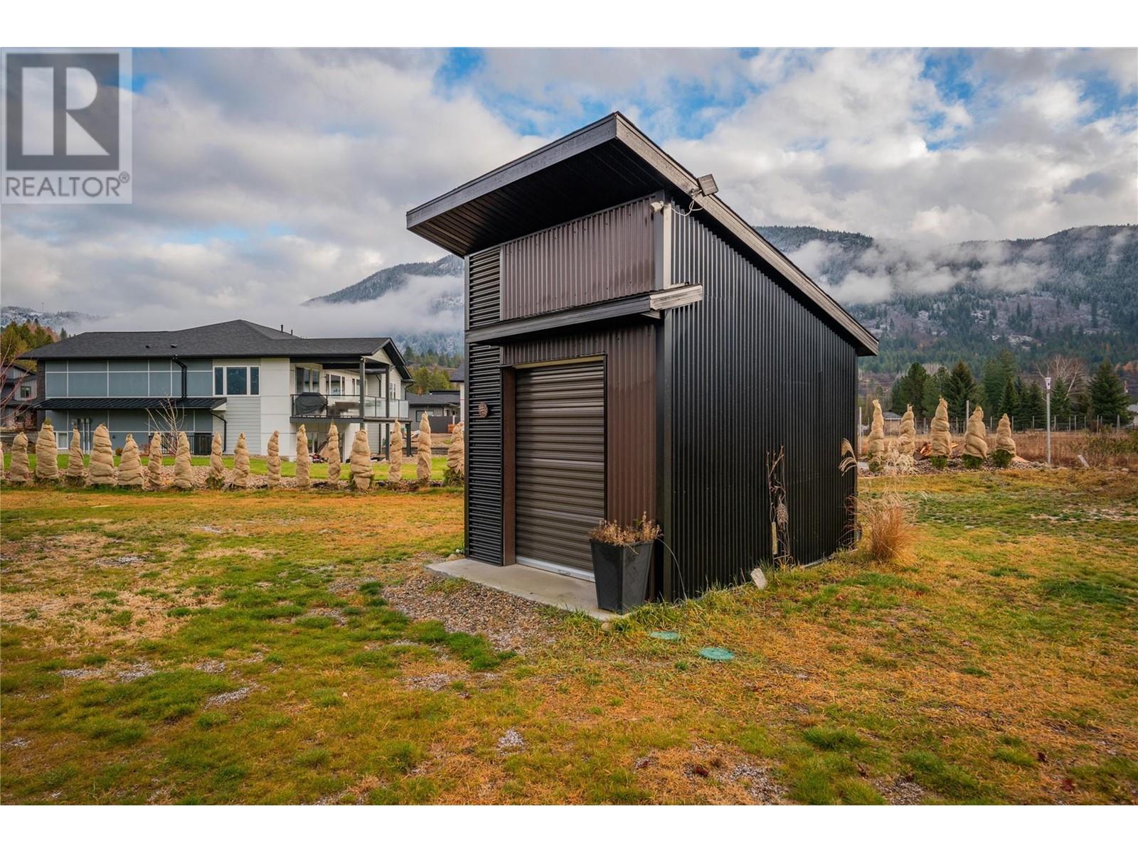 1070 Elkview Road, Castlegar, British Columbia  V1N 4L5 - Photo 75 - 10345826