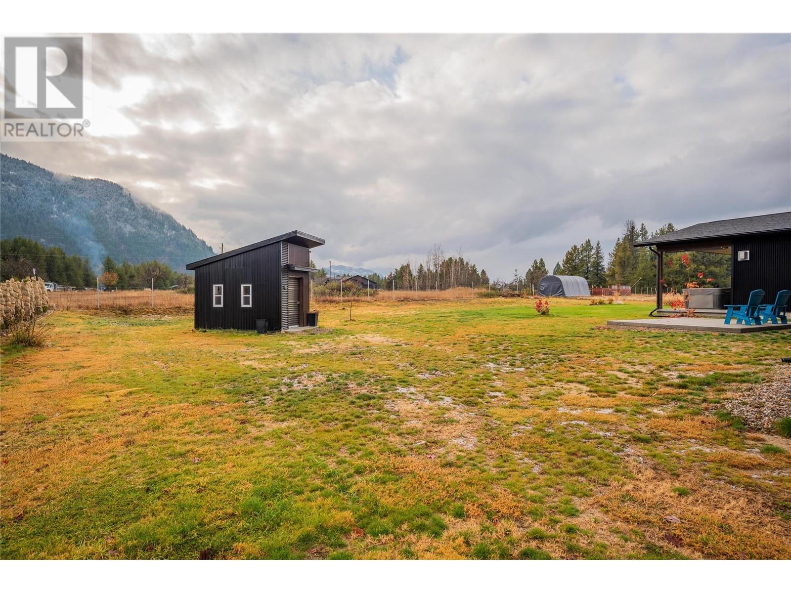 1070 Elkview Road, Castlegar, British Columbia  V1N 4L5 - Photo 80 - 10345826