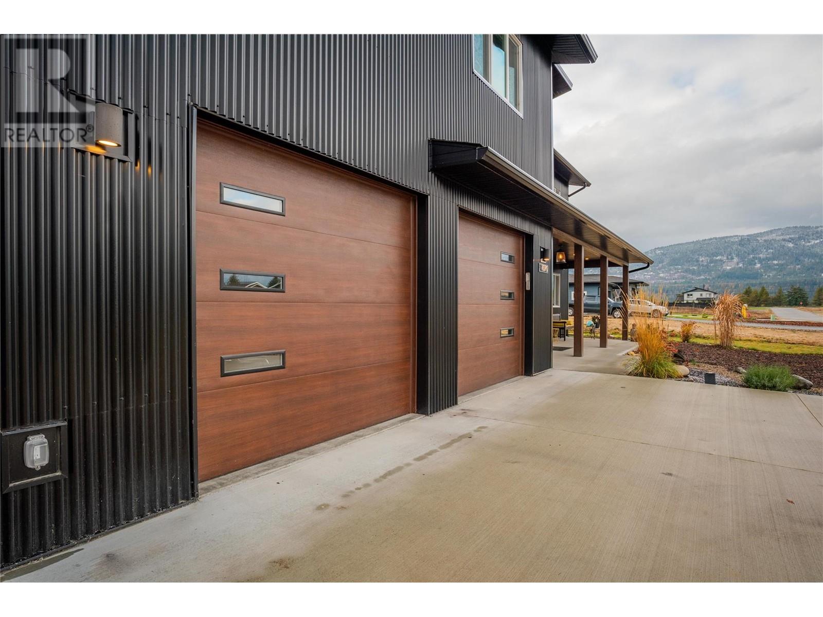 1070 Elkview Road, Castlegar, British Columbia  V1N 4L5 - Photo 81 - 10345826