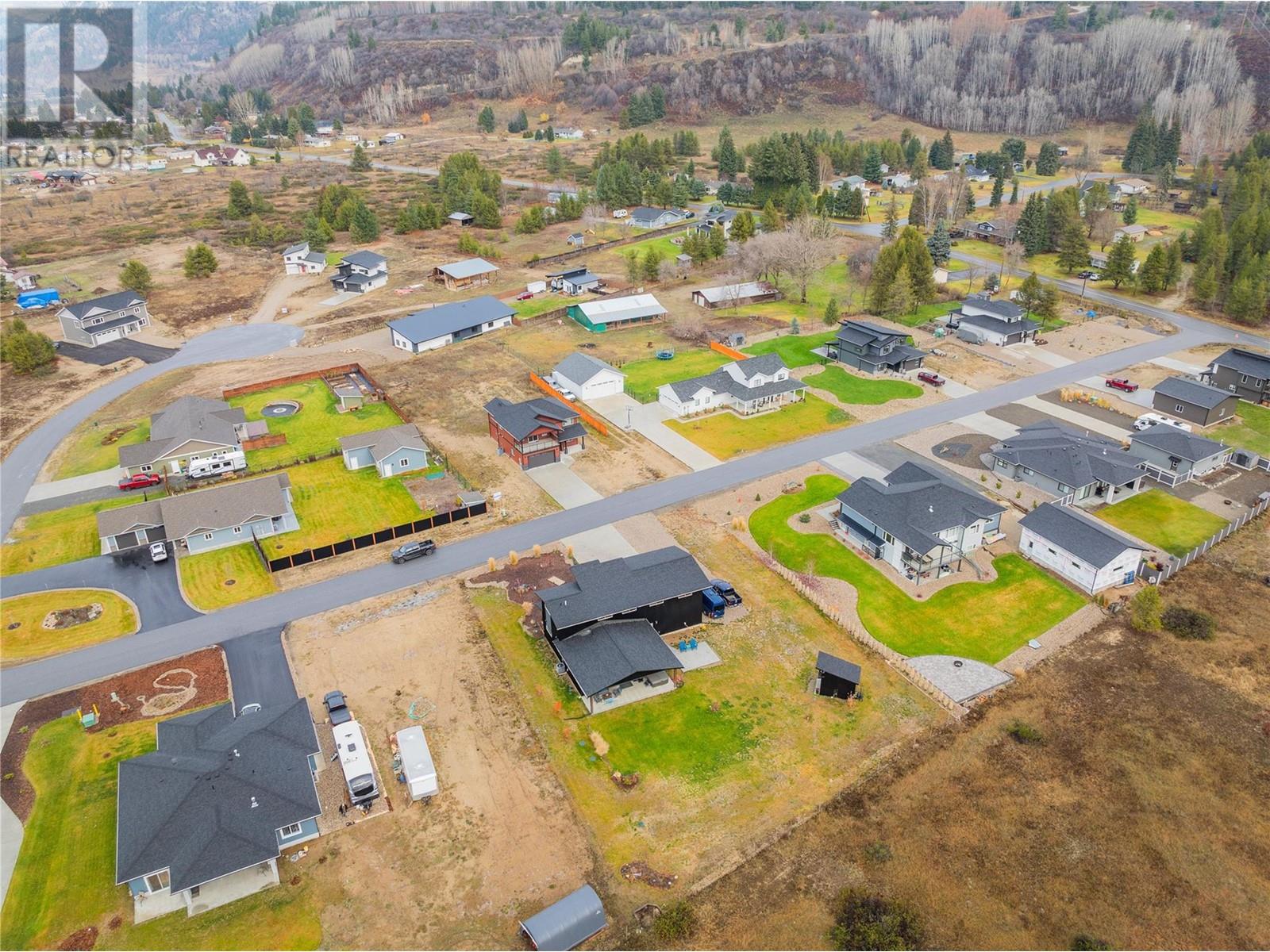 1070 Elkview Road, Castlegar, British Columbia  V1N 4L5 - Photo 9 - 10345826