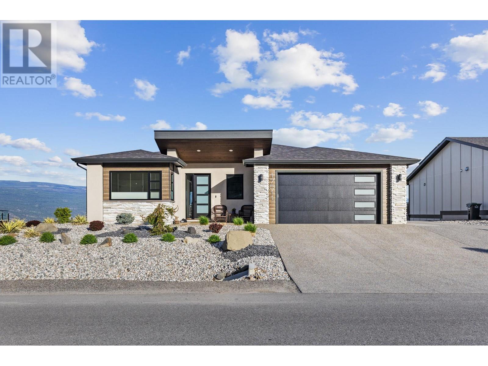 17511 Sanborn Street, Summerland, British Columbia  V0H 1Z3 - Photo 2 - 10345587