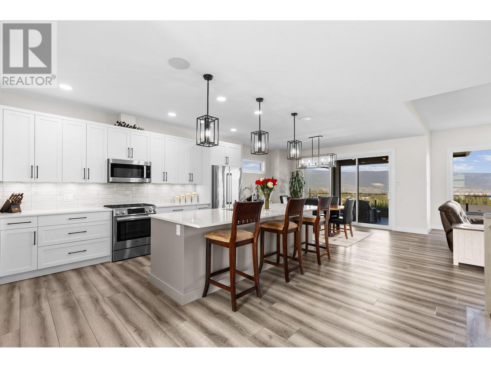 17511 Sanborn Street, Summerland, British Columbia  V0H 1Z3 - Photo 3 - 10345587