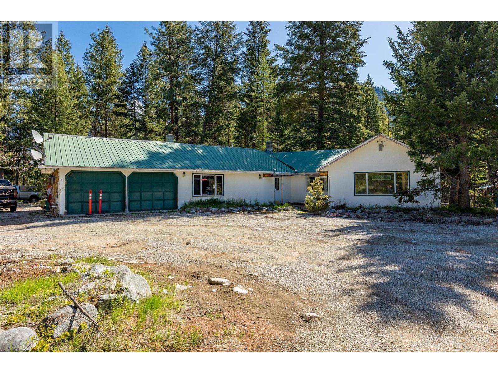 6580 33 Highway, Beaverdell, British Columbia  V0H 1A0 - Photo 1 - 10345986