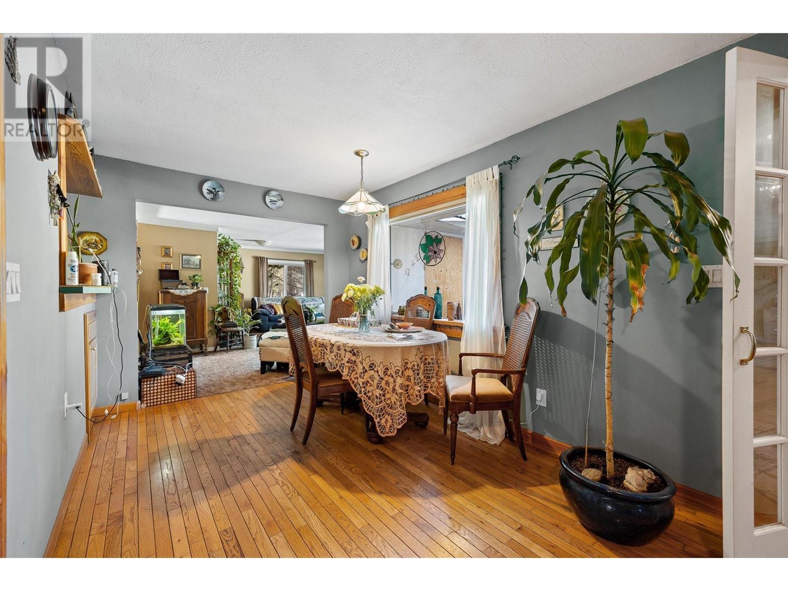 6580 33 Highway, Beaverdell, British Columbia  V0H 1A0 - Photo 4 - 10345986