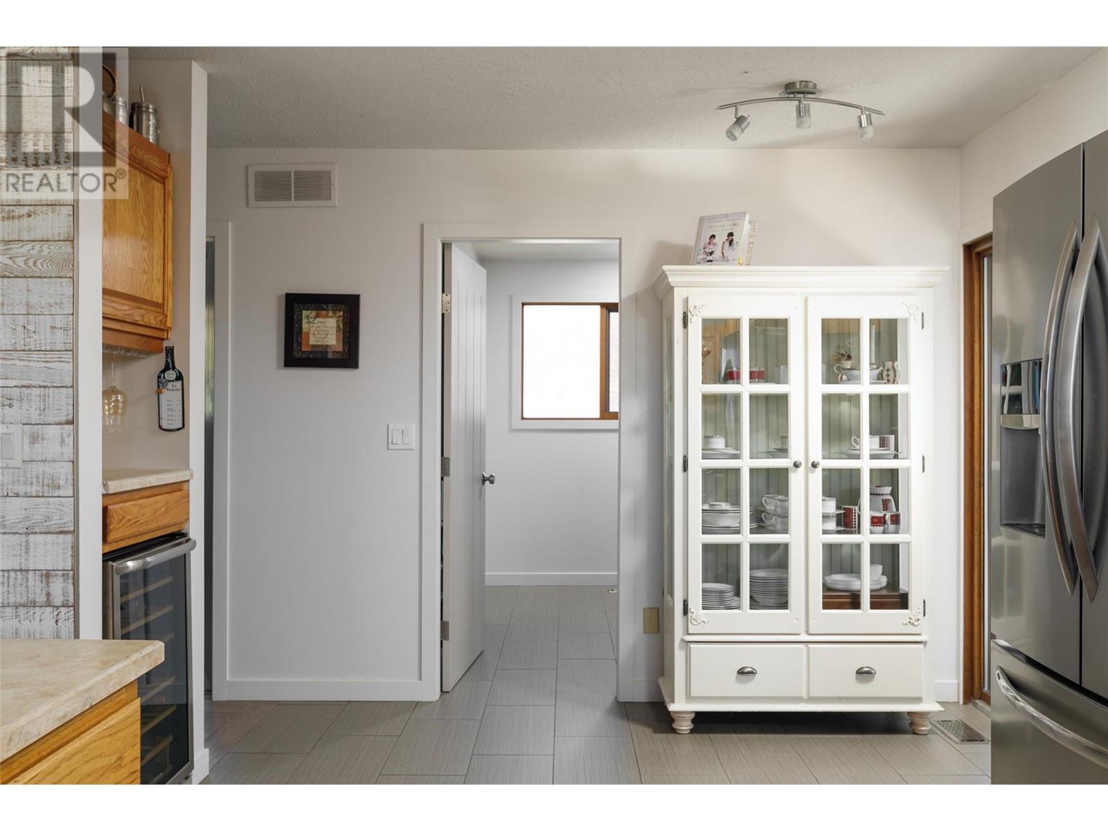 3116 Appaloosa Road, Kelowna, British Columbia  V1V 2G9 - Photo 5 - 10345664