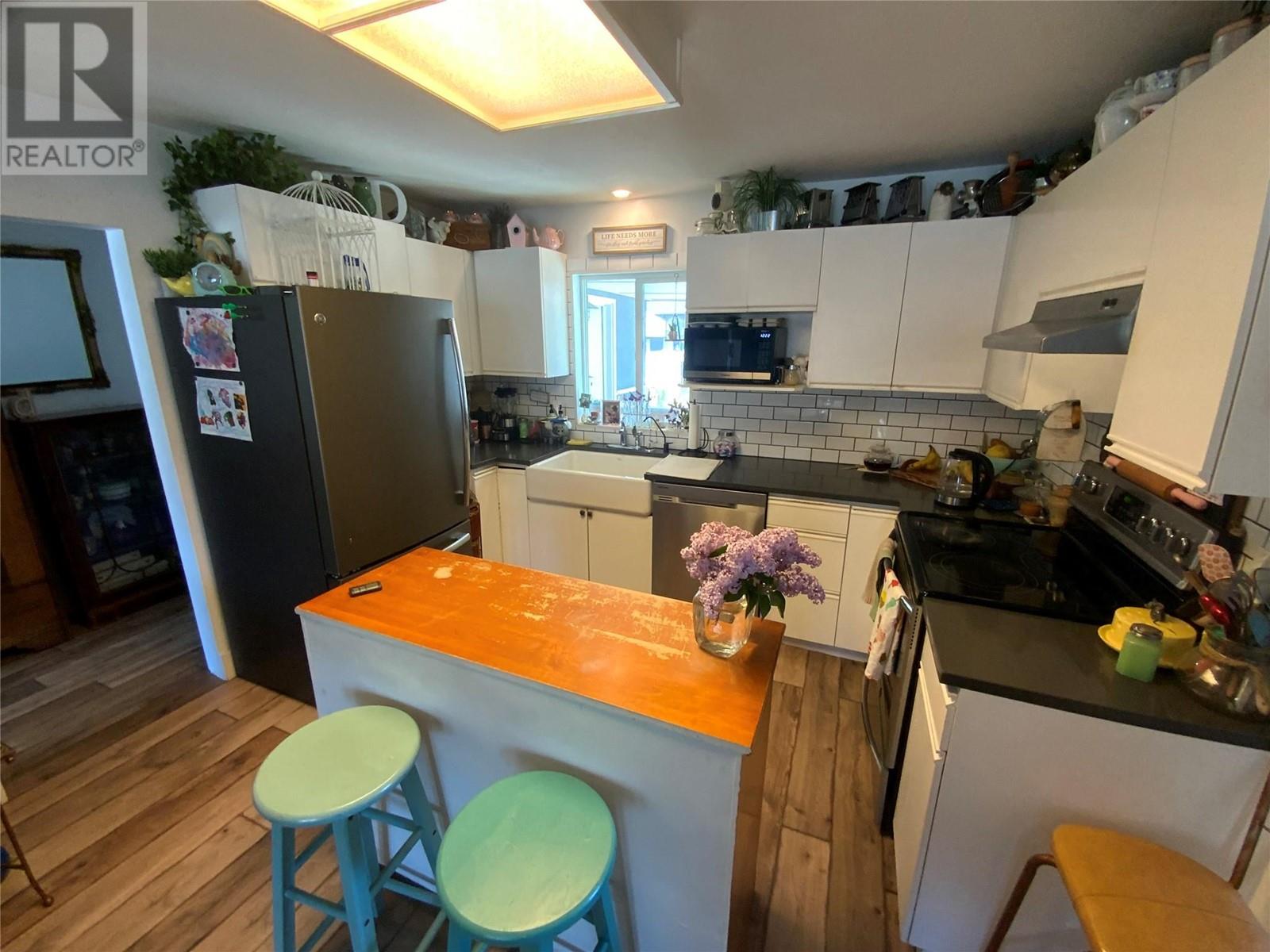 8609 87th Street, Osoyoos, British Columbia  V0H 1V2 - Photo 2 - 10346101