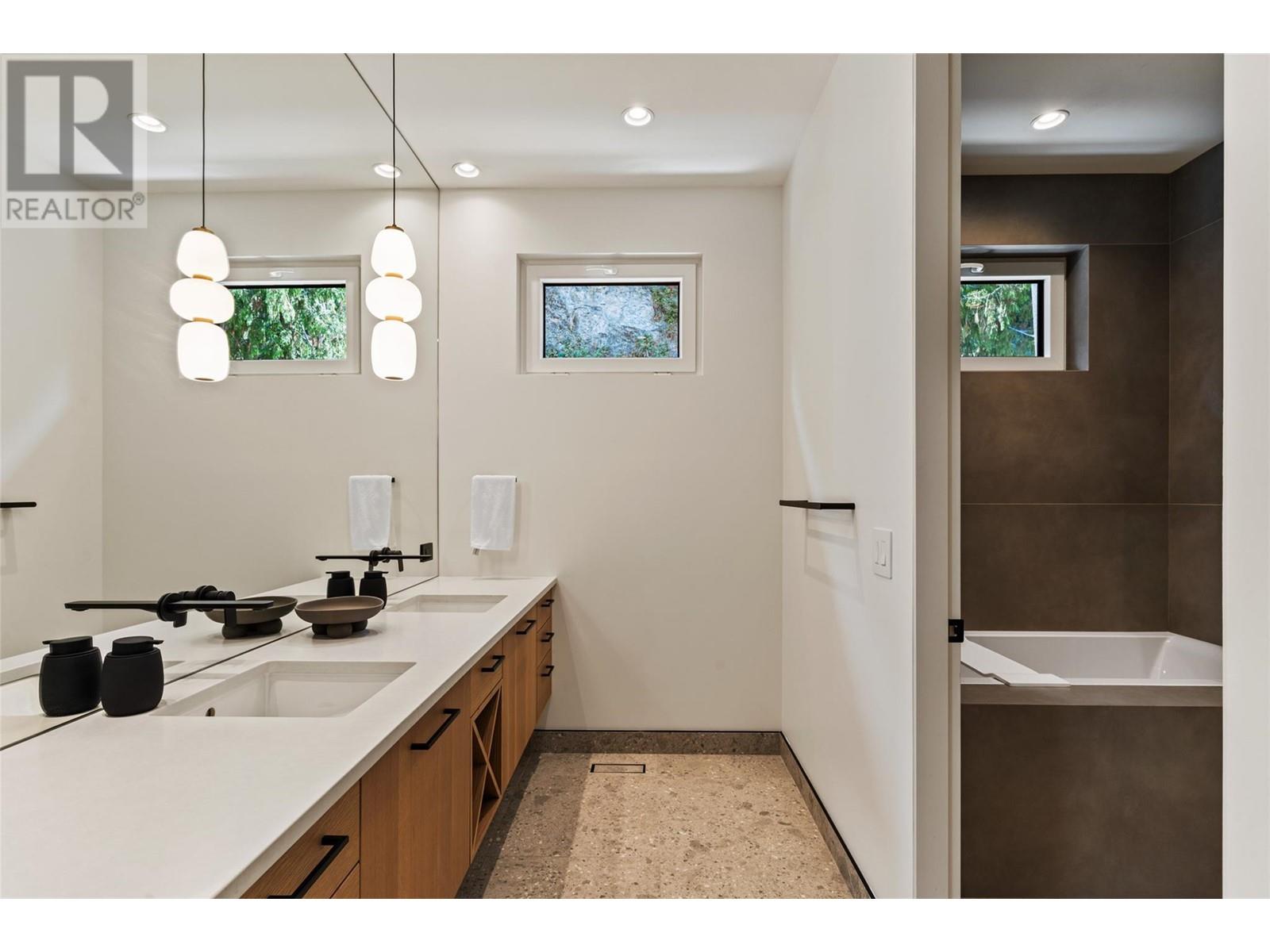 2843 Lakeridge Road, West Kelowna, British Columbia  V1Z 1Y1 - Photo 33 - 10345621