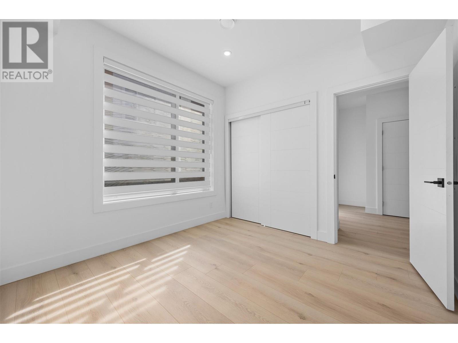 750 Raymer Avenue, Kelowna, British Columbia  V1Y 4Z8 - Photo 3 - 10345983