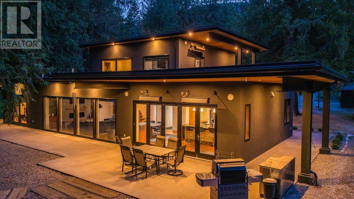 2836 Lower Six Mile Road, Nelson, British Columbia  V1L 6L6 - Photo 1 - 10342958