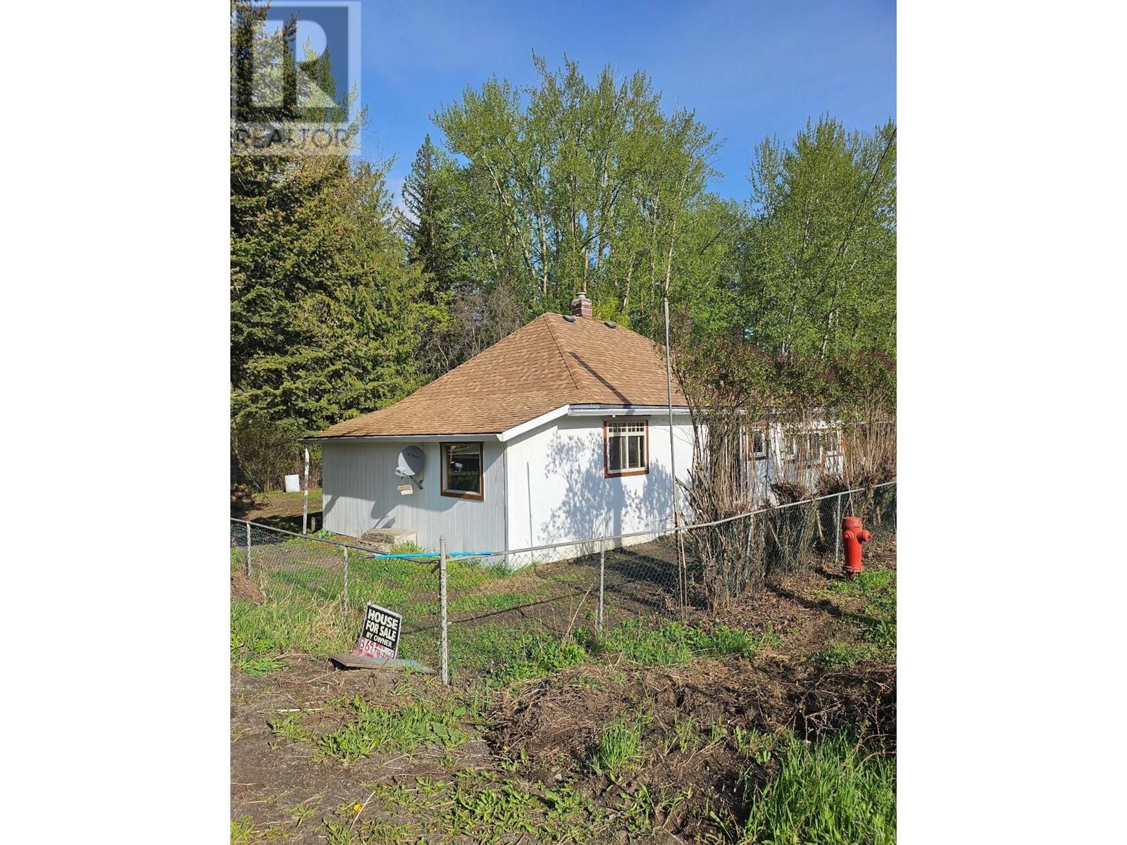 2946 Seaman Road, Falkland, British Columbia  V0E 1W0 - Photo 5 - 10345358