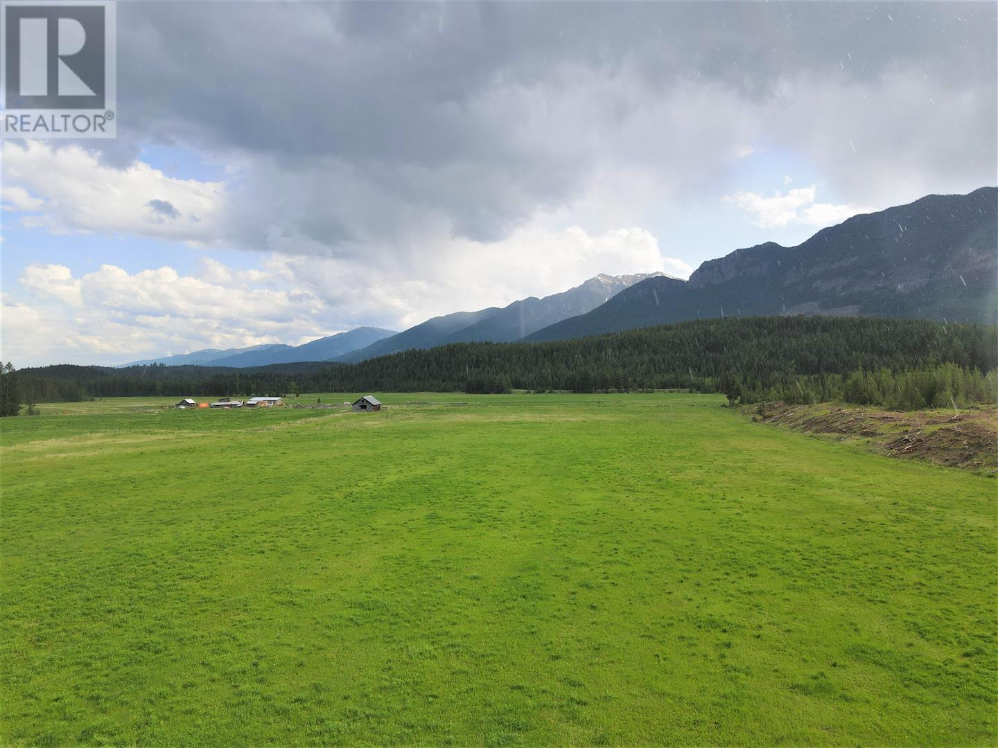 4945 Scott Road, Edgewater, British Columbia  V0A 1E0 - Photo 16 - 10346140