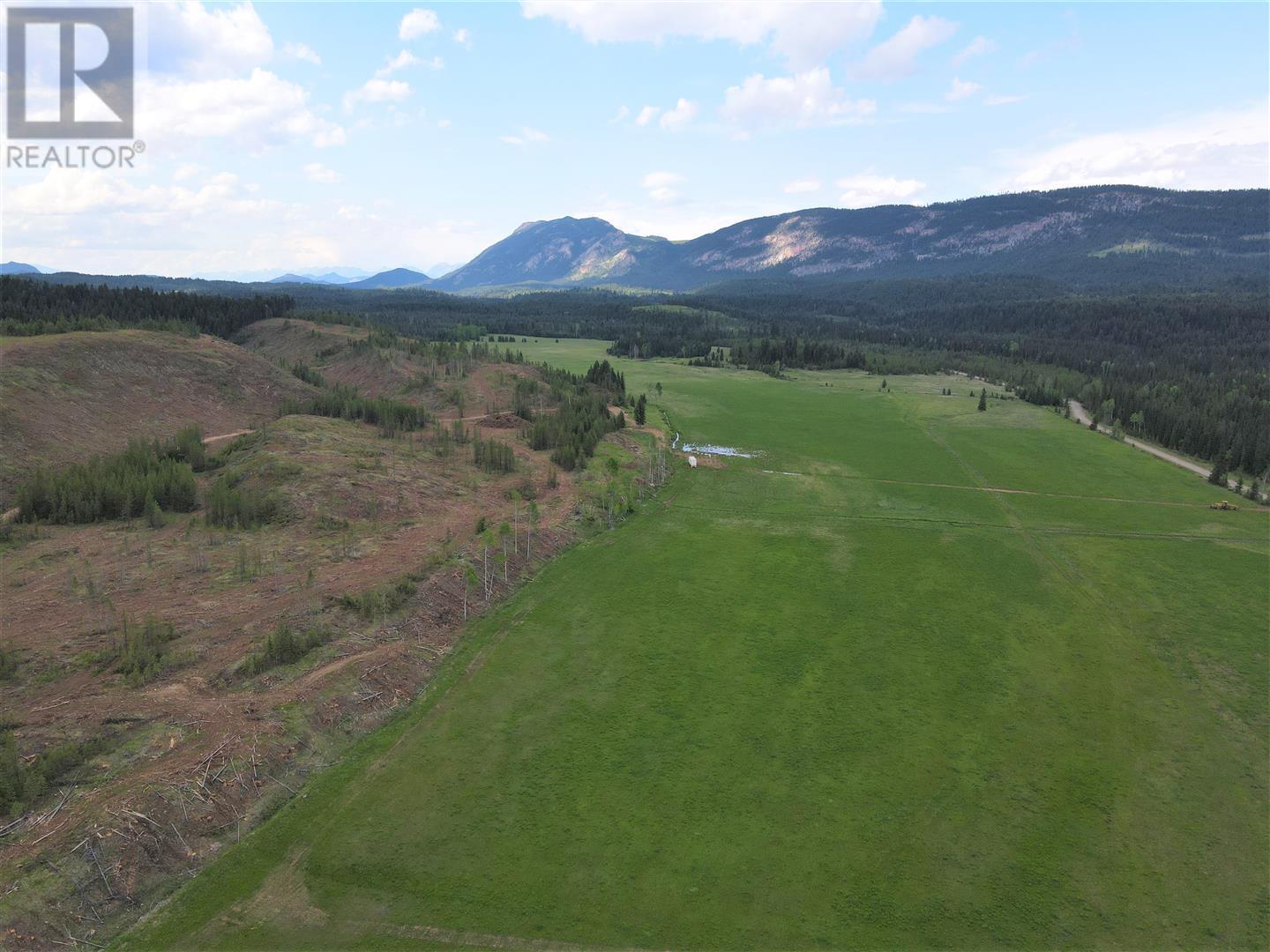 4945 Scott Road, Edgewater, British Columbia  V0A 1E0 - Photo 4 - 10346140