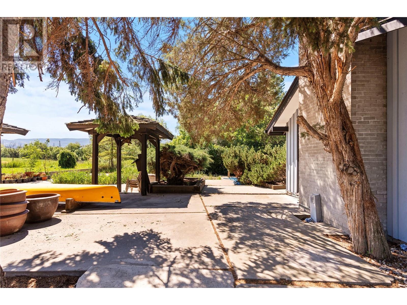 1451 Mountview Road, Vernon, British Columbia  V1B 3A5 - Photo 8 - 10346134