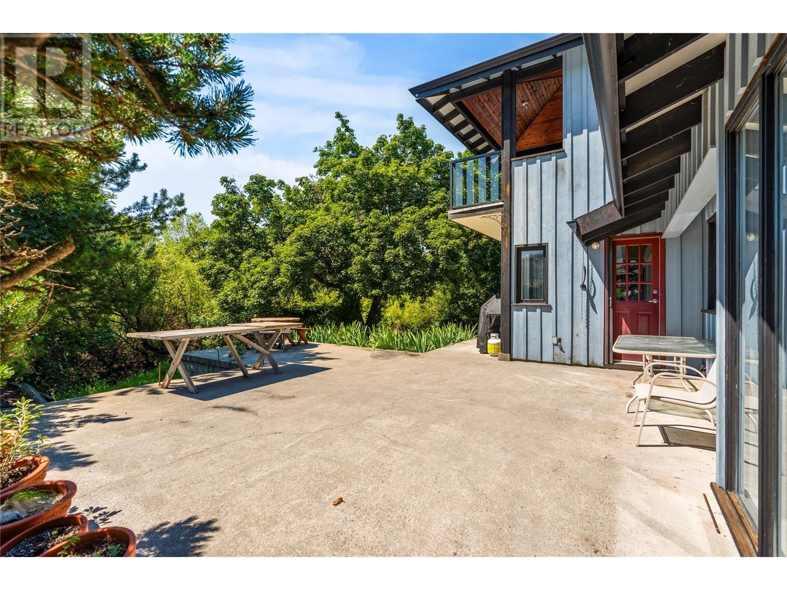 1451 Mountview Road, Vernon, British Columbia  V1B 3A5 - Photo 9 - 10346134