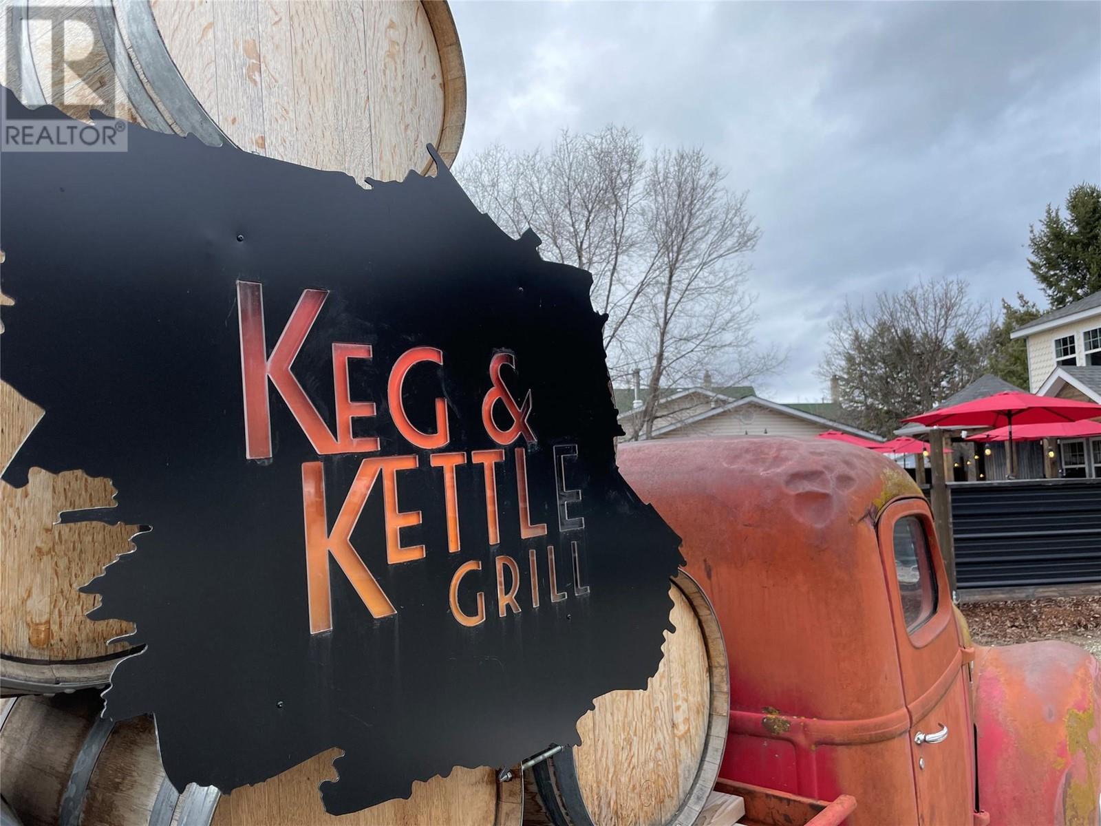 607 Eighth Avenue, Midway, British Columbia  V0H 1M0 - Photo 2 - 10346040