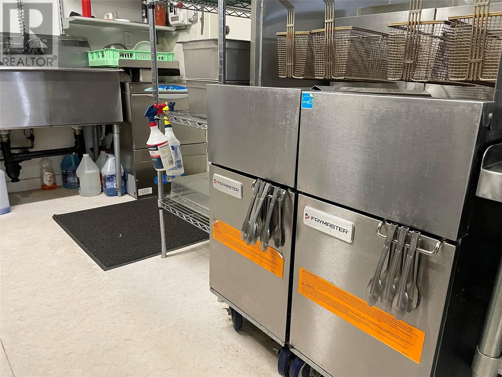 607 Eighth Avenue, Midway, British Columbia  V0H 1M0 - Photo 23 - 10346040