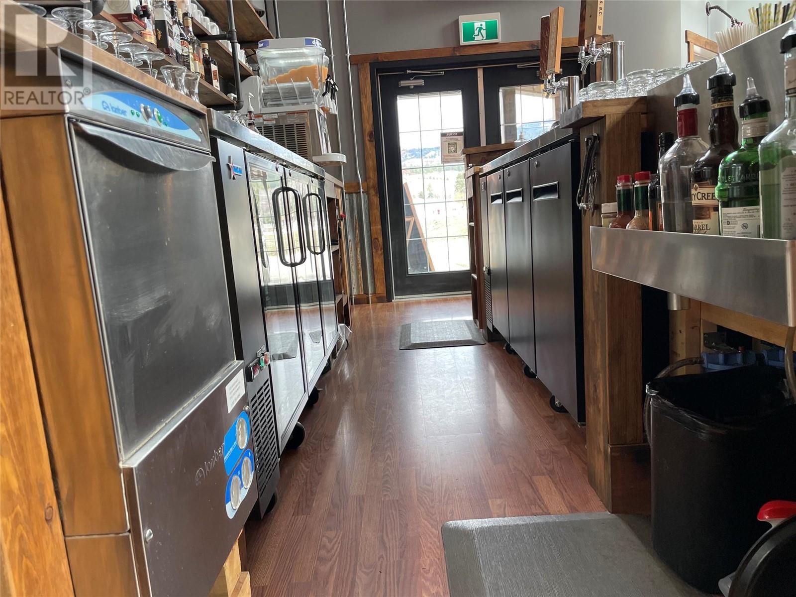 607 Eighth Avenue, Midway, British Columbia  V0H 1M0 - Photo 32 - 10346040