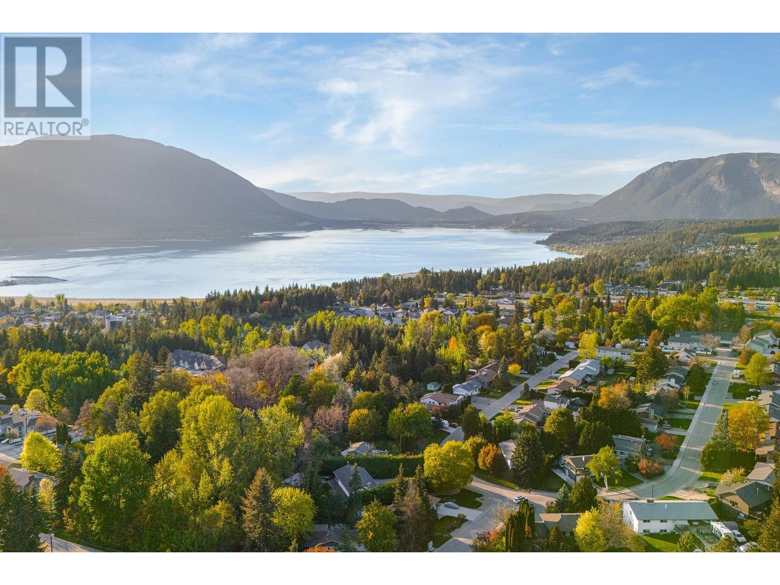 2190 Okanagan Avenue Se, Salmon Arm, British Columbia  V1E 1H4 - Photo 1 - 10345998
