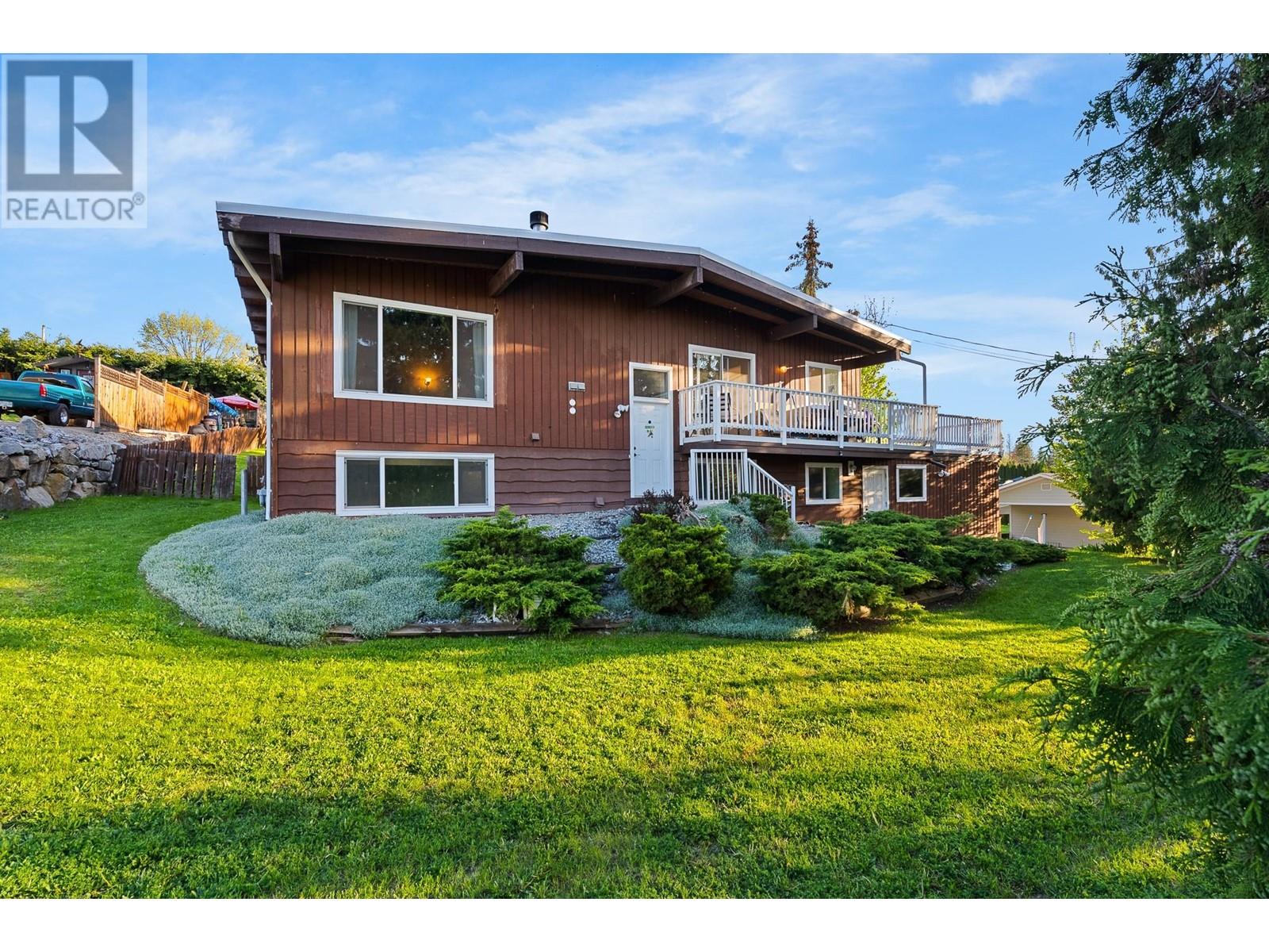 2190 Okanagan Avenue Se, Salmon Arm, British Columbia  V1E 1H4 - Photo 4 - 10345998