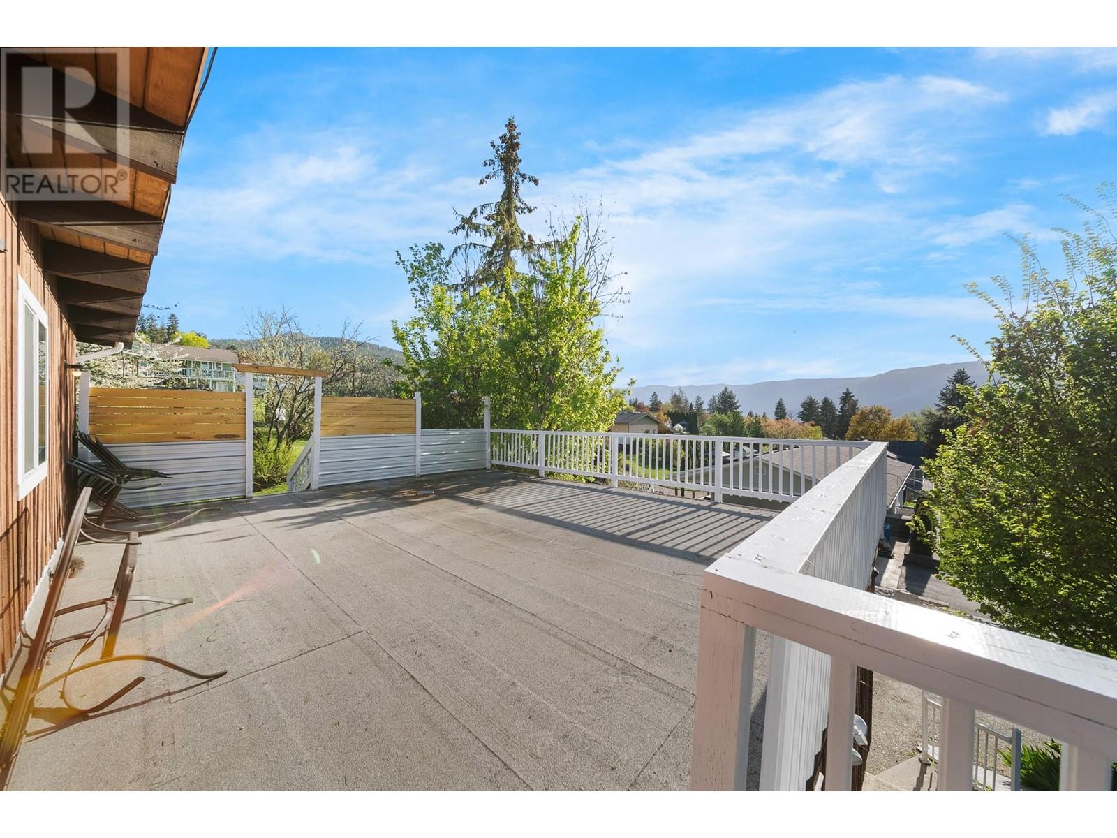 2190 Okanagan Avenue Se, Salmon Arm, British Columbia  V1E 1H4 - Photo 5 - 10345998