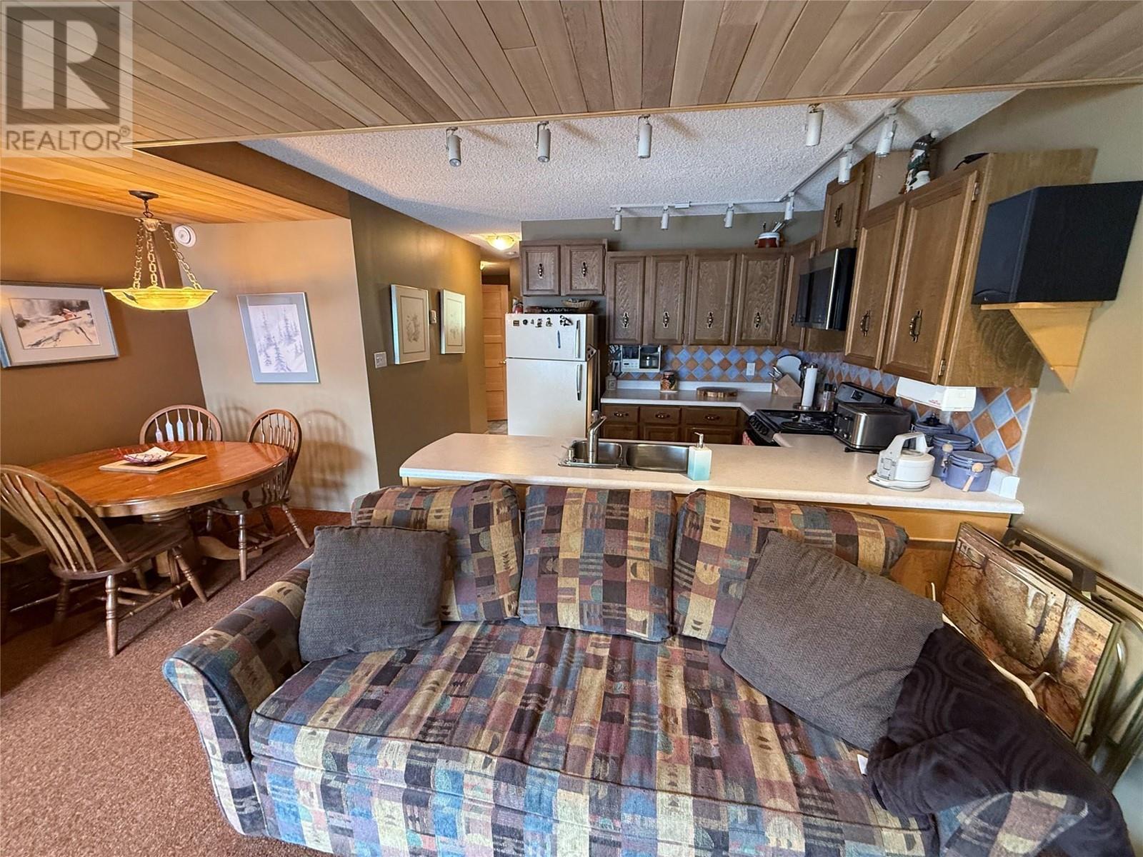 330 Strayhorse Road Unit# 205, Apex Mountain, British Columbia  V2A 0E2 - Photo 6 - 10345962