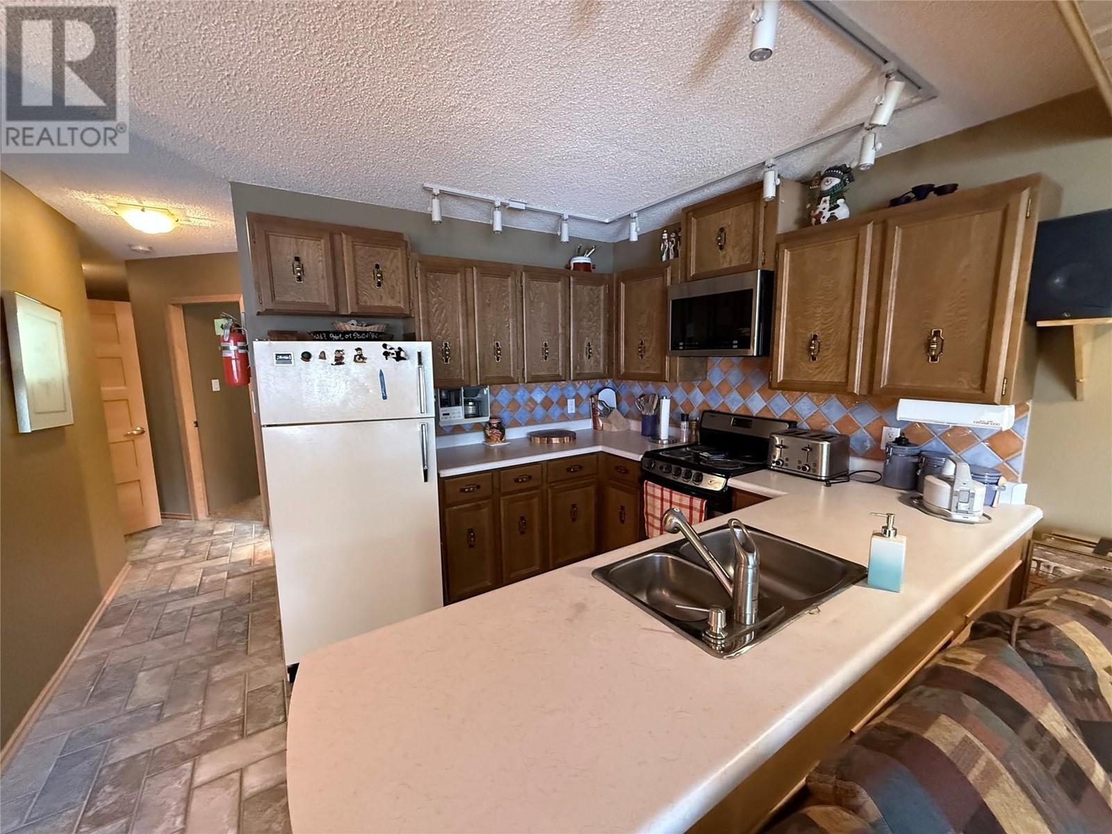 330 Strayhorse Road Unit# 205, Apex Mountain, British Columbia  V2A 0E2 - Photo 7 - 10345962