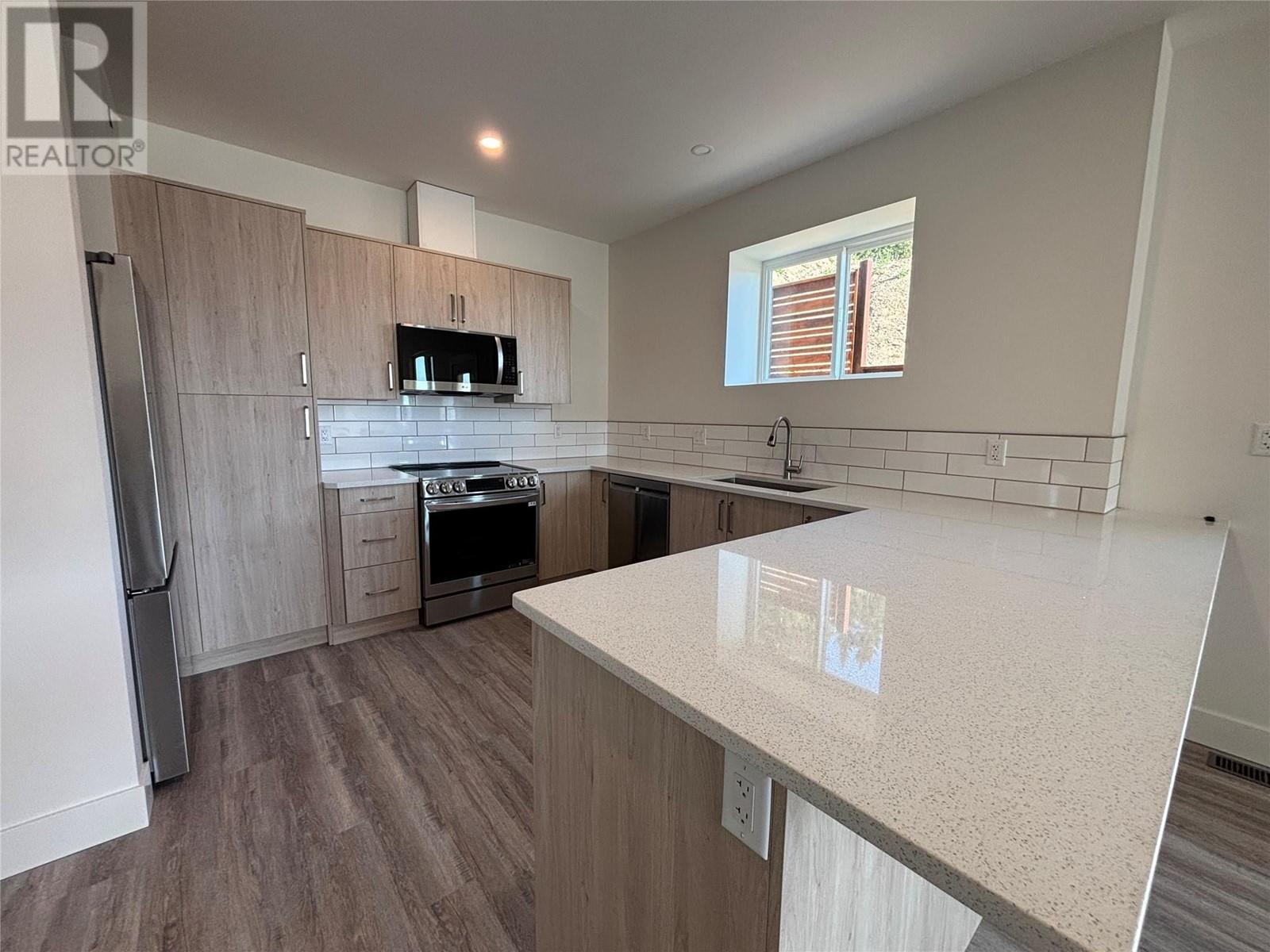 1768 Gallon Avenue, Lumby, British Columbia  V0E 2G0 - Photo 8 - 10344208