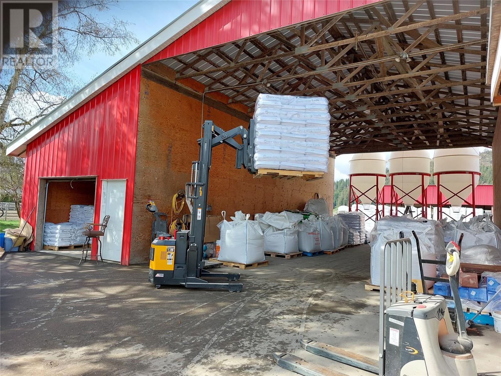 72 Tomkinson Road, Grindrod, British Columbia  V0E 1Y0 - Photo 5 - 10346133