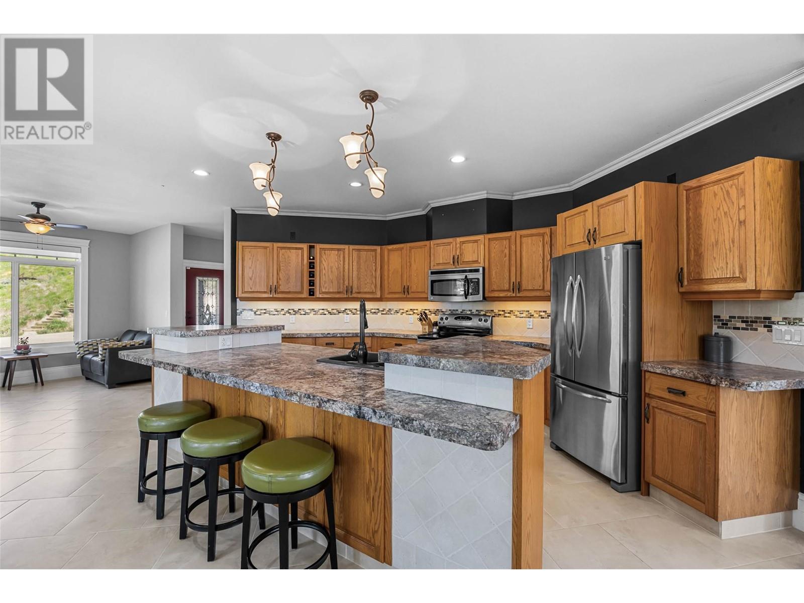 6640 Old  5 Highway, Kamloops, British Columbia  V2H 0B7 - Photo 10 - 10345569
