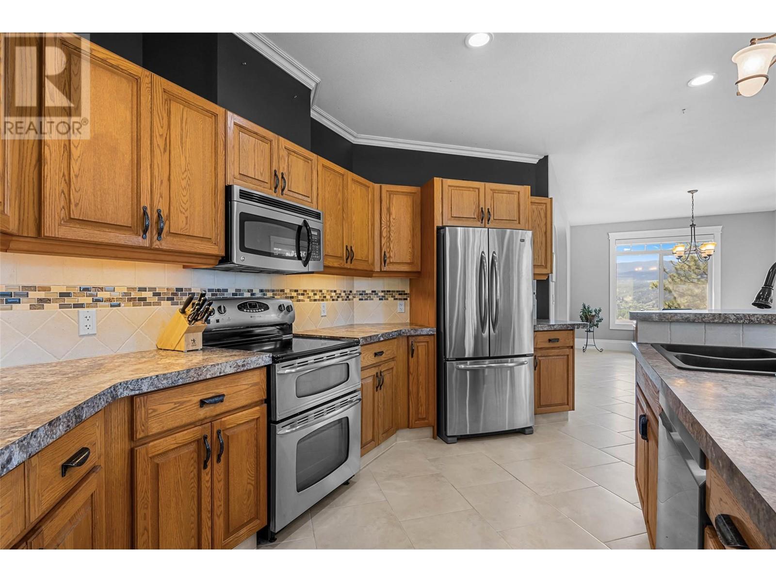6640 Old  5 Highway, Kamloops, British Columbia  V2H 0B7 - Photo 11 - 10345569