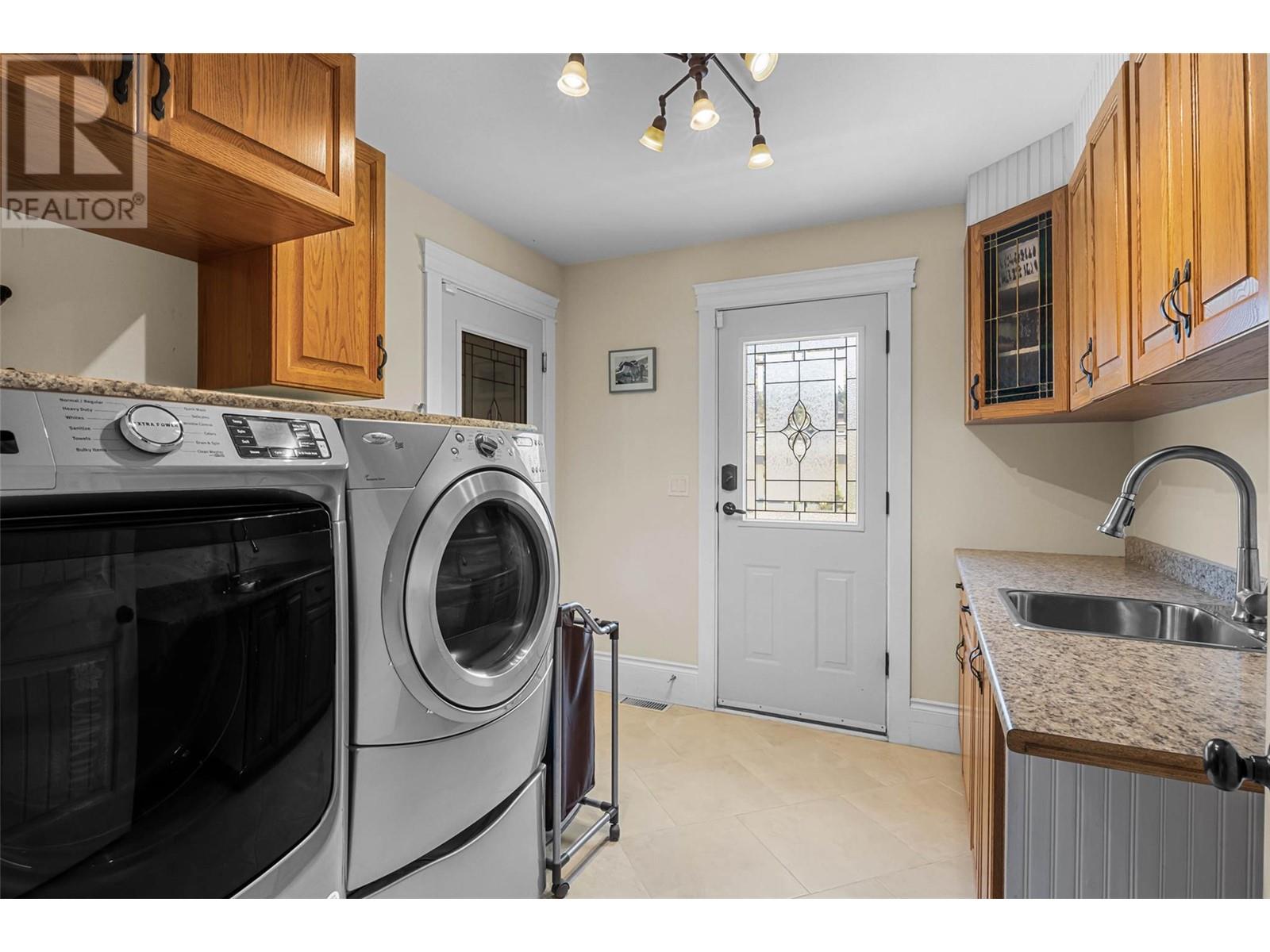6640 Old  5 Highway, Kamloops, British Columbia  V2H 0B7 - Photo 30 - 10345569