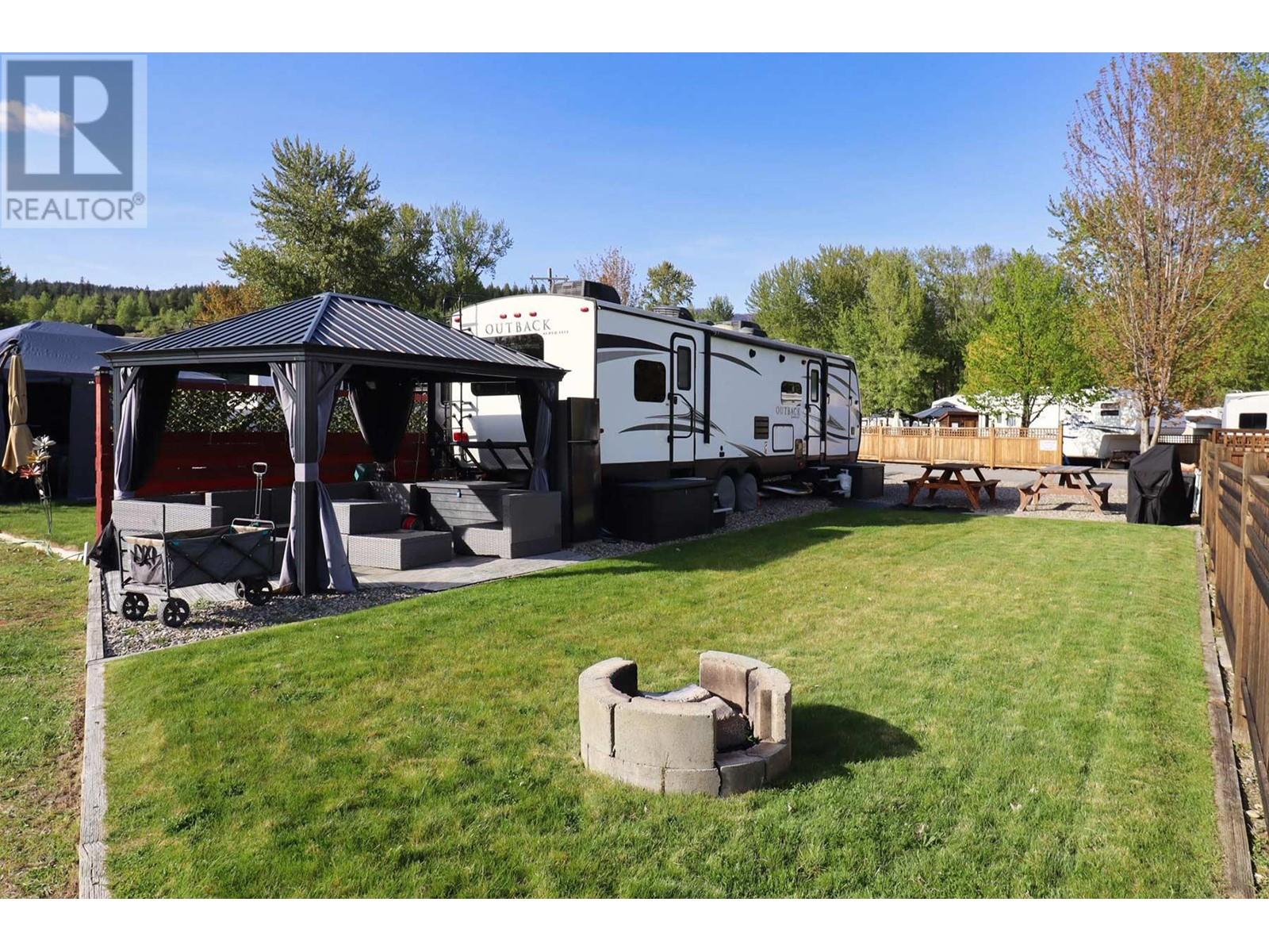65 Cottonwood Drive, Lee Creek, British Columbia  V0E 1M4 - Photo 4 - 10345580