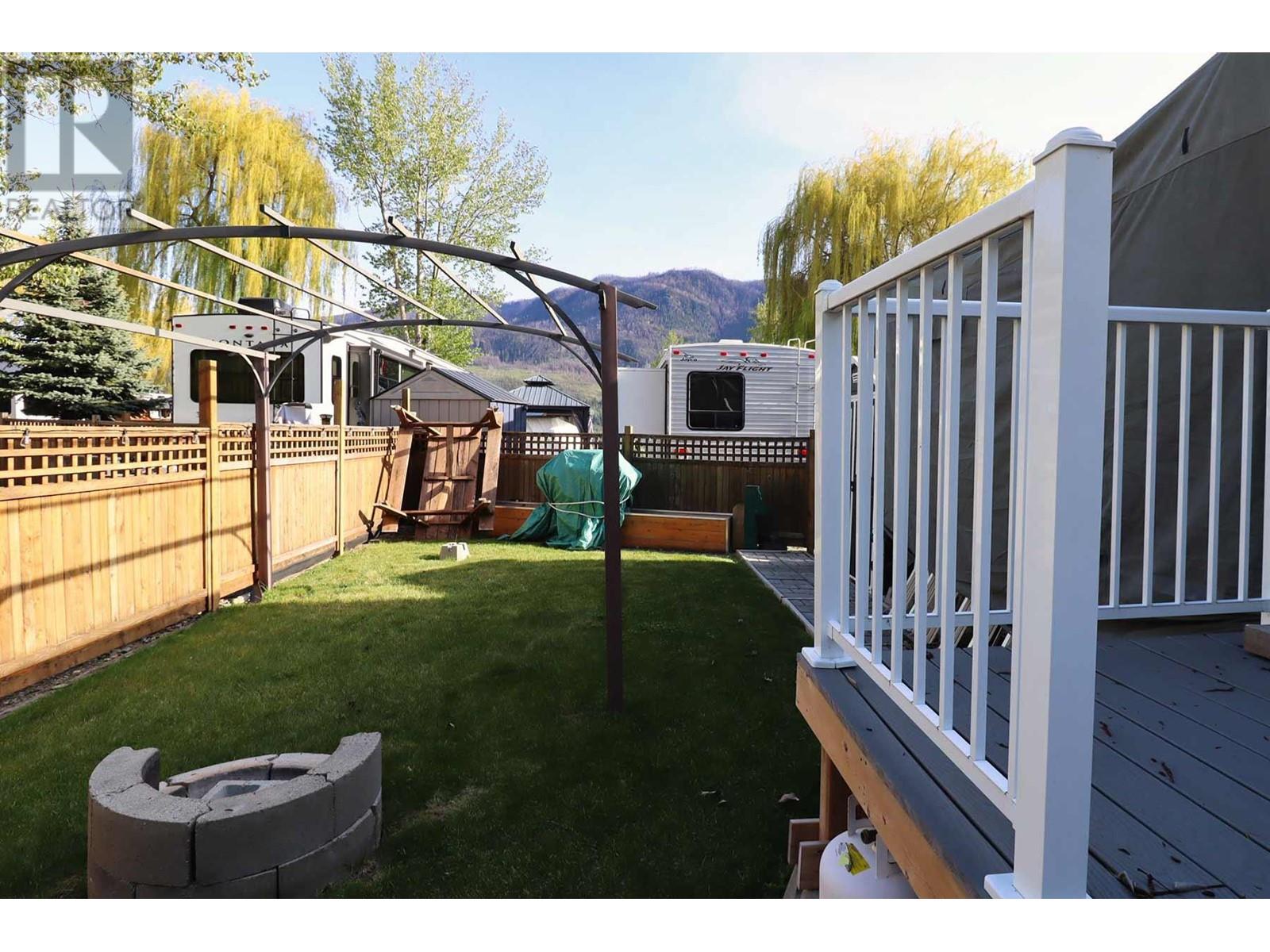 4 Heron Lane, Lee Creek, British Columbia  V0E 1M4 - Photo 2 - 10345571