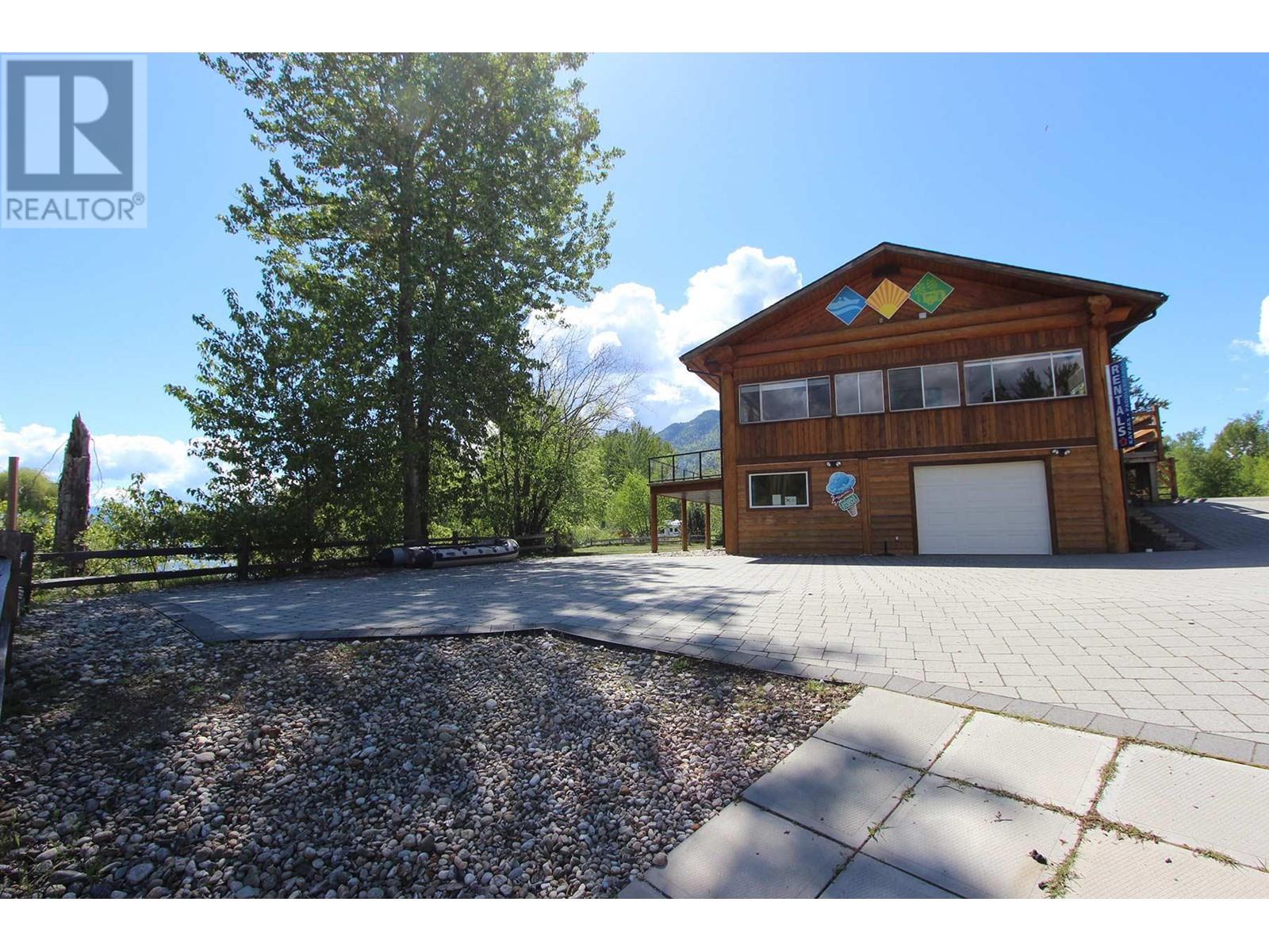 4 Heron Lane, Lee Creek, British Columbia  V0E 1M4 - Photo 30 - 10345571