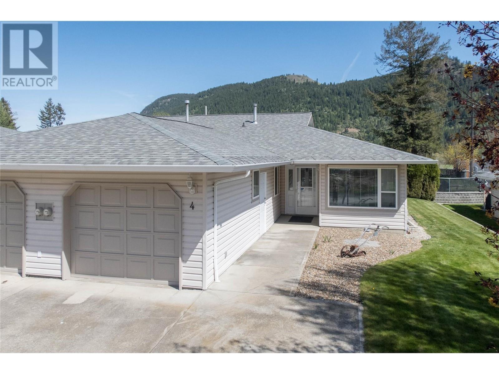 2675 Pine Avenue Unit# 4, Lumby, British Columbia  V0E 2G5 - Photo 1 - 10346066