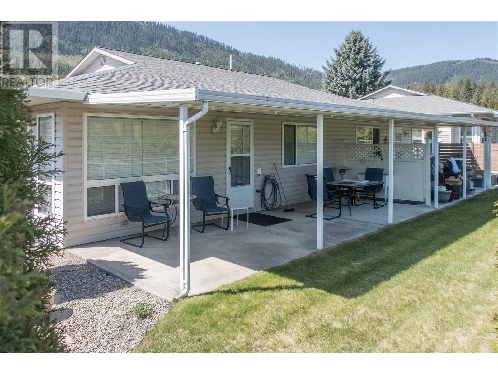 2675 Pine Avenue Unit# 4, Lumby, British Columbia  V0E 2G5 - Photo 2 - 10346066