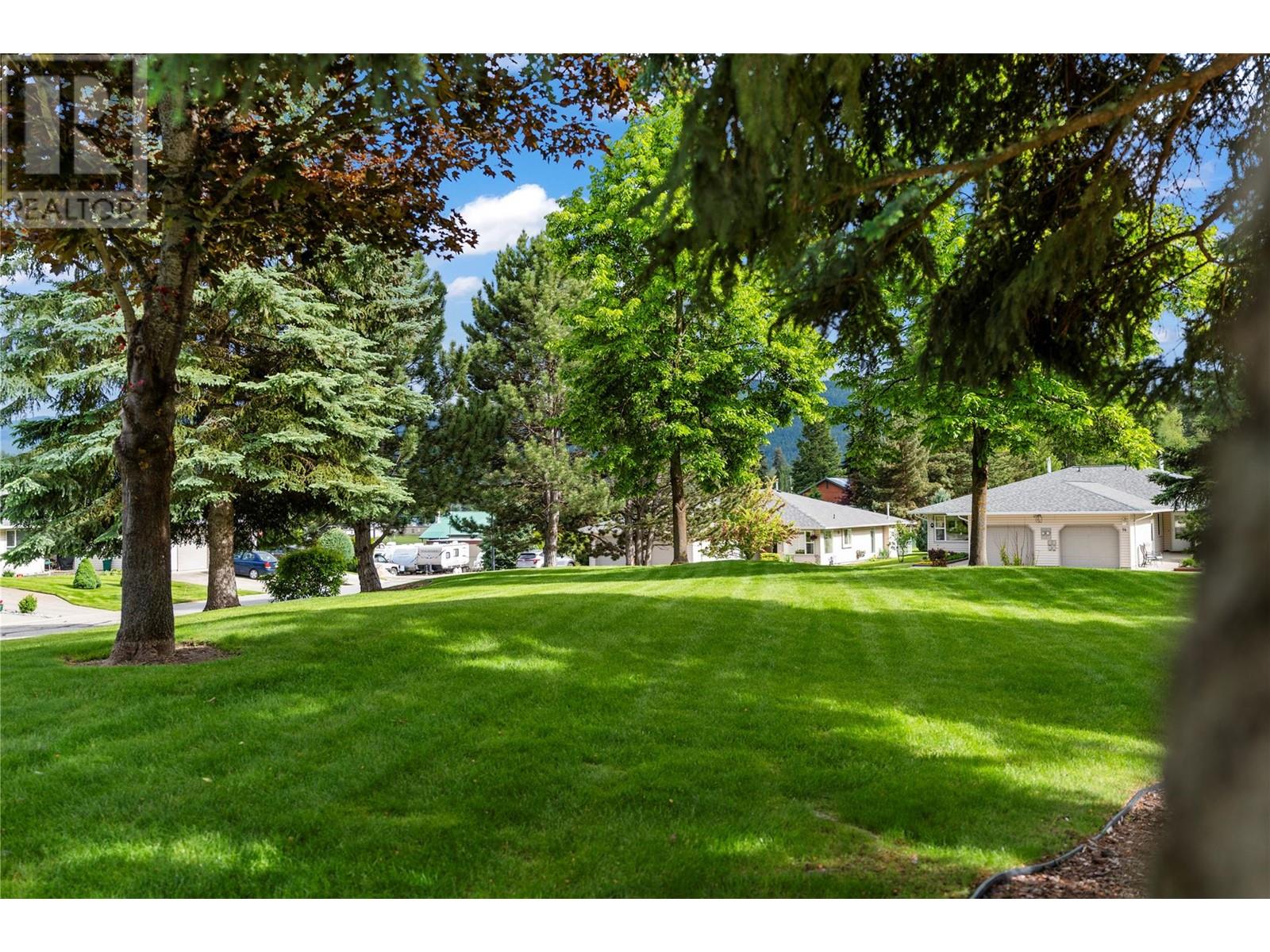 2675 Pine Avenue Unit# 4, Lumby, British Columbia  V0E 2G5 - Photo 37 - 10346066