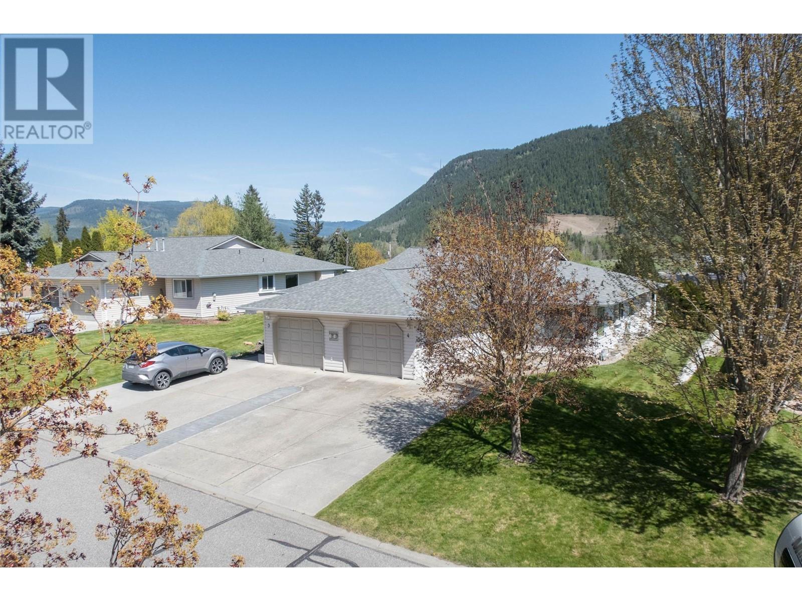 2675 Pine Avenue Unit# 4, Lumby, British Columbia  V0E 2G5 - Photo 39 - 10346066