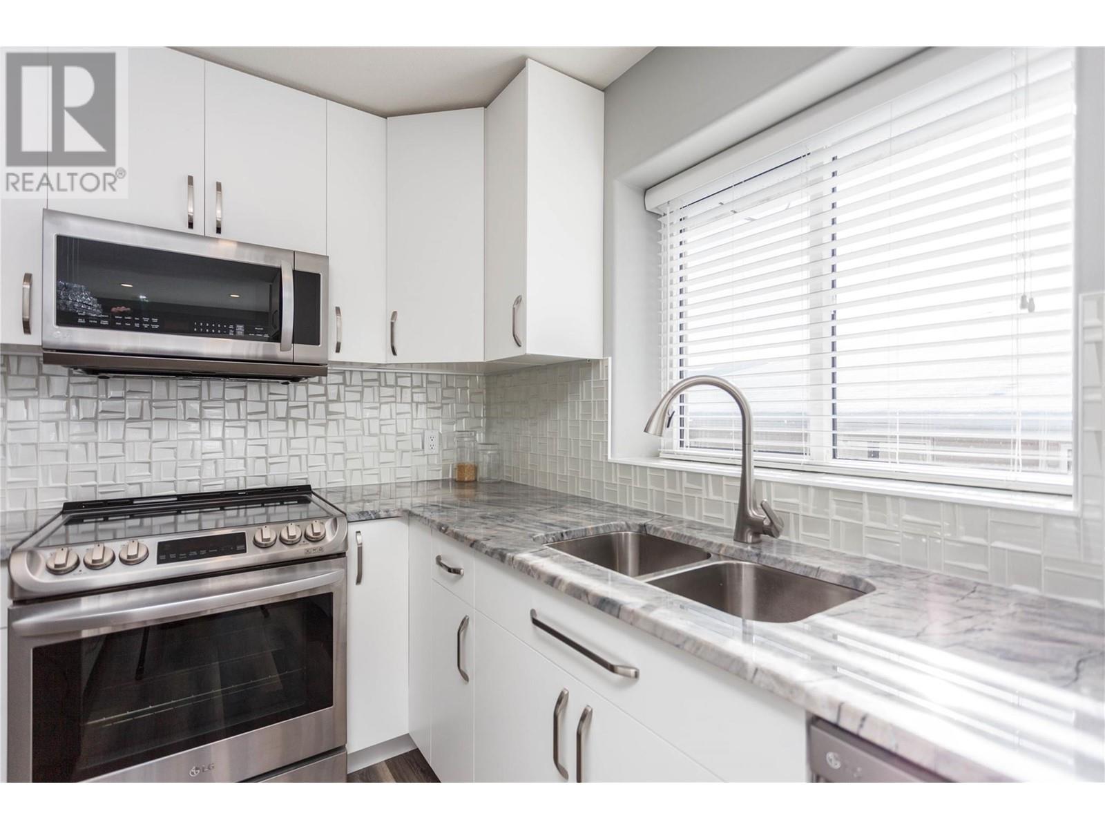 2675 Pine Avenue Unit# 4, Lumby, British Columbia  V0E 2G5 - Photo 7 - 10346066