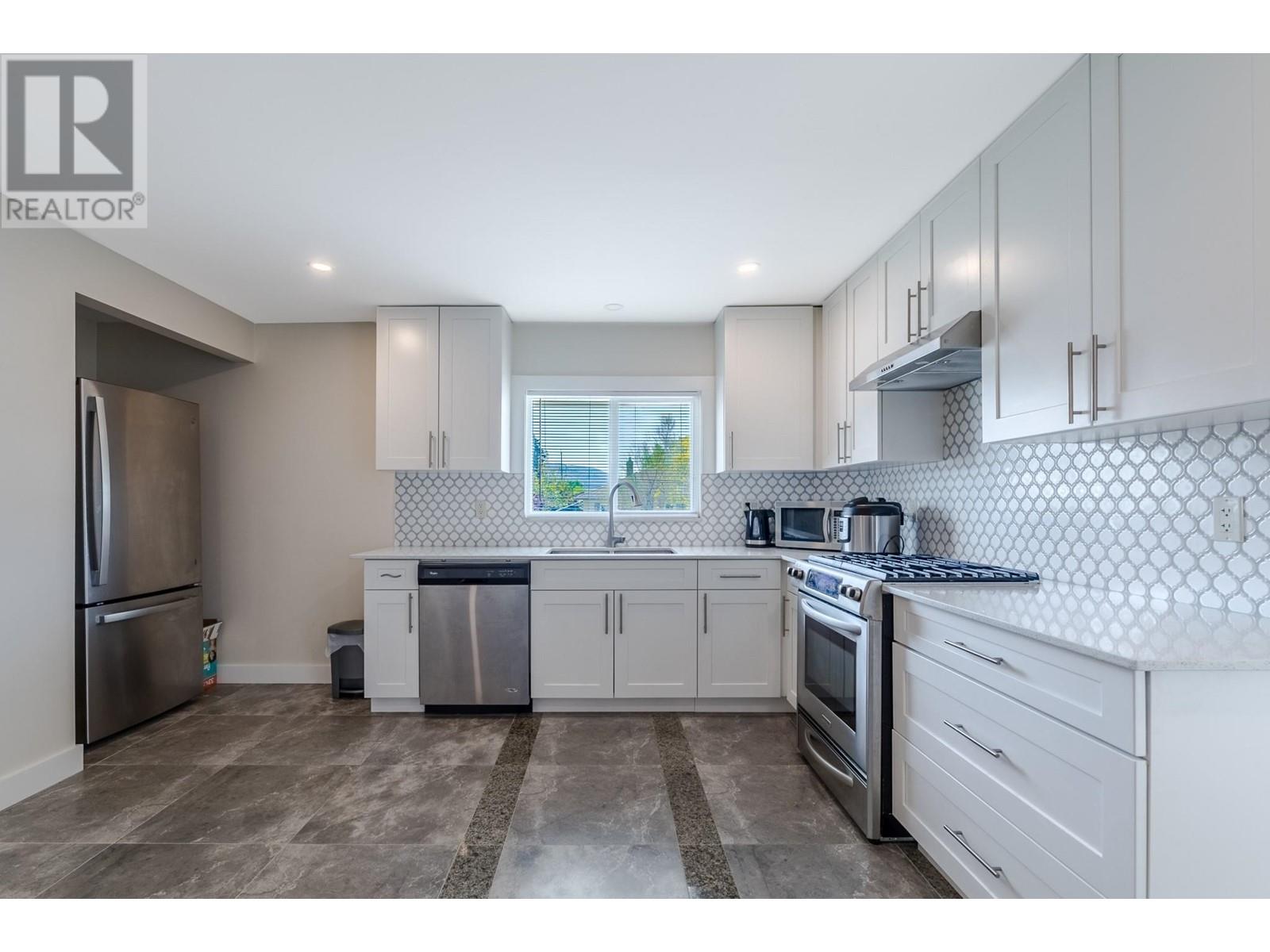 423 Penticton Avenue, Penticton, British Columbia  V2A 2M5 - Photo 8 - 10345896