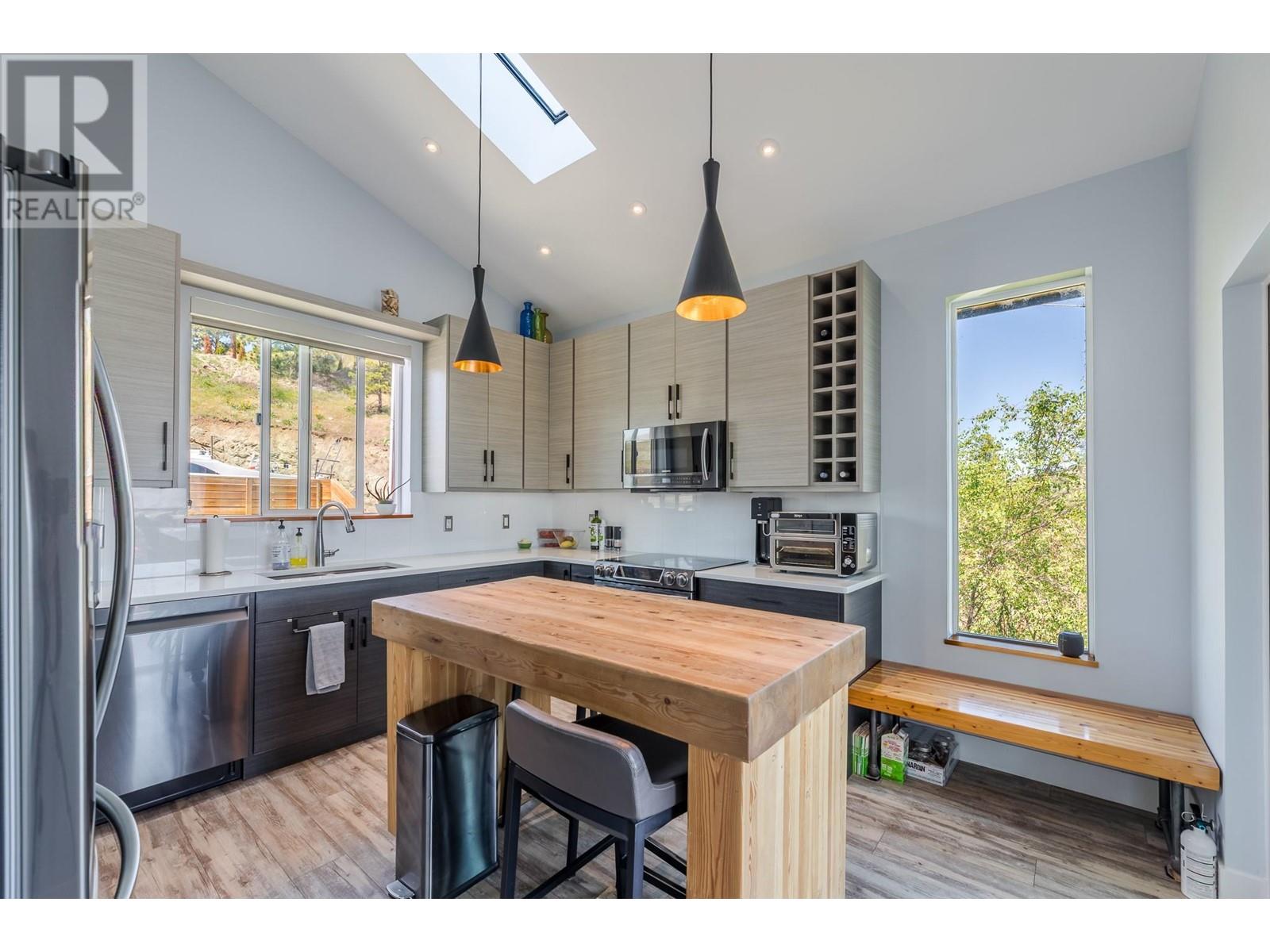 9003 Gilman Road, Summerland, British Columbia  V0H 1Z2 - Photo 12 - 10346338