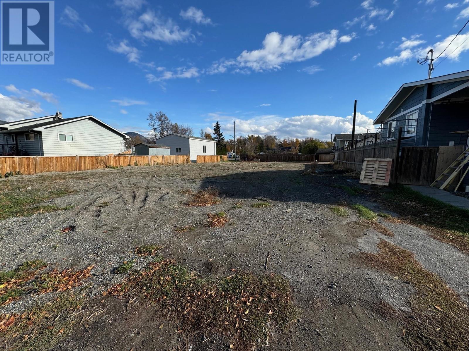 1700 Hill Street, Merritt, British Columbia  V1K 1L2 - Photo 3 - 10346385