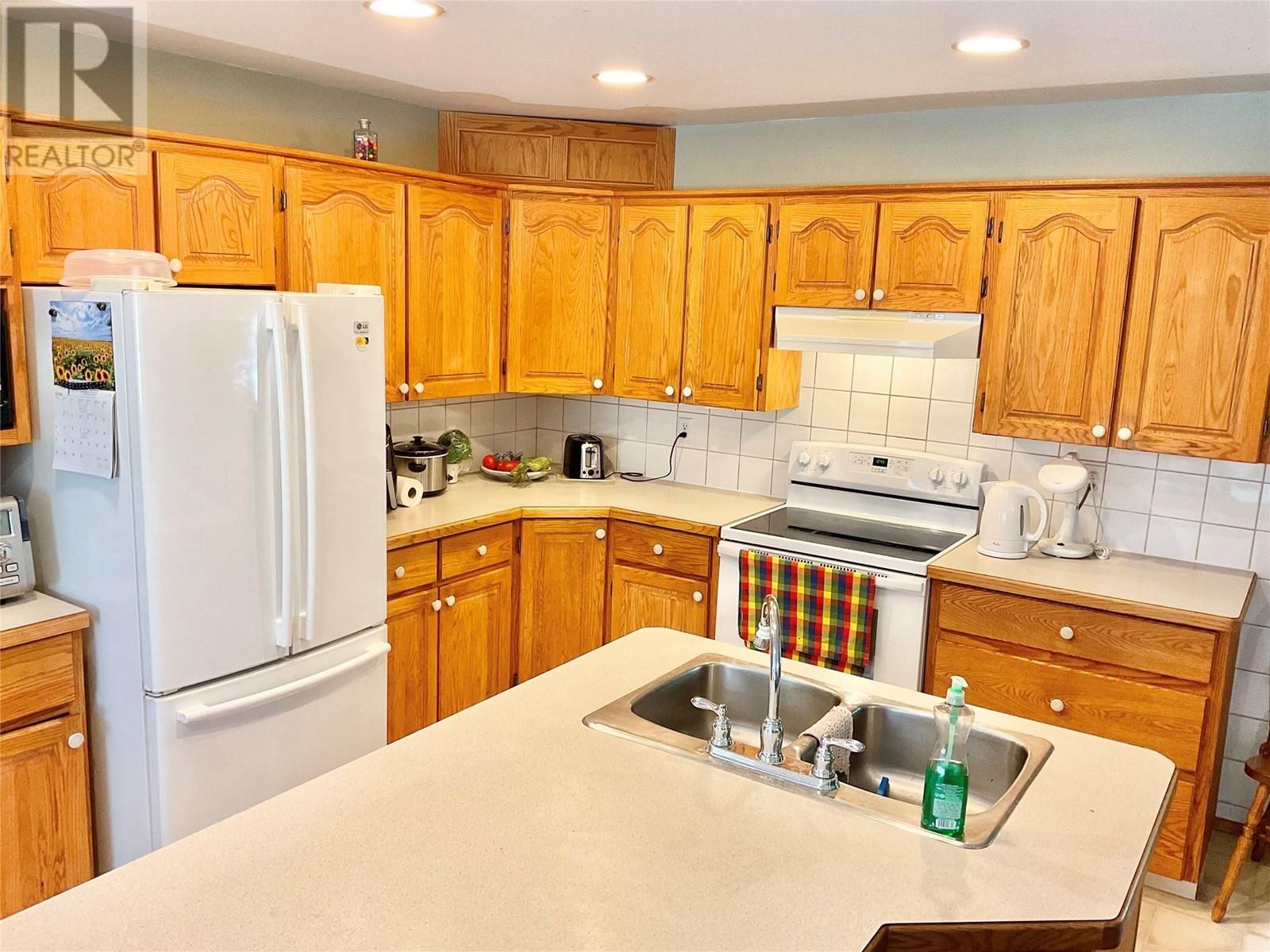 1660 3 Highway, Midway, British Columbia  V0H 1M0 - Photo 18 - 10346274