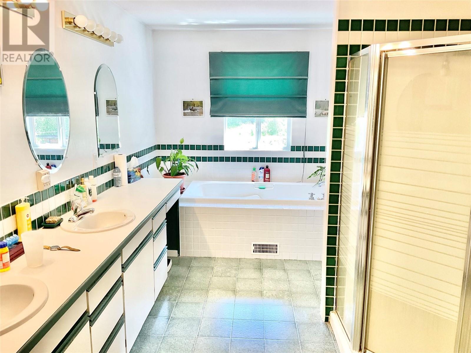 1660 3 Highway, Midway, British Columbia  V0H 1M0 - Photo 27 - 10346274