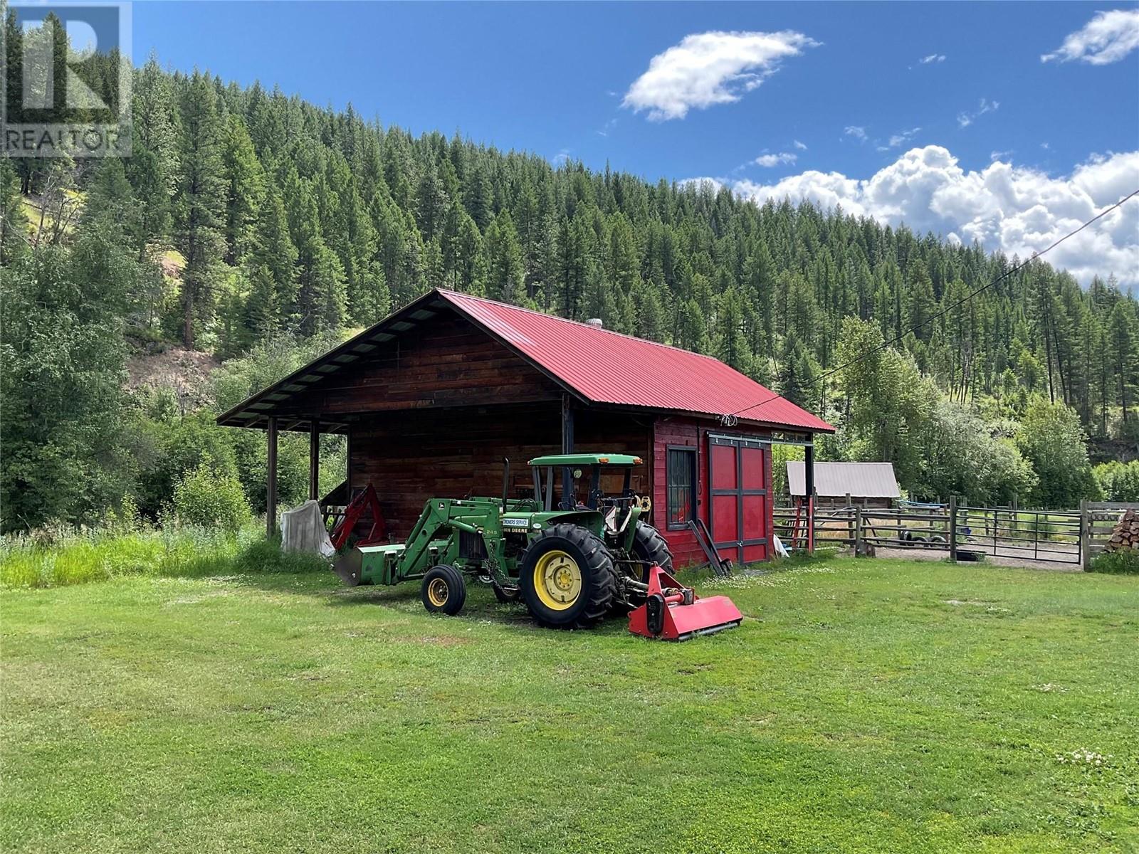 1660 3 Highway, Midway, British Columbia  V0H 1M0 - Photo 4 - 10346274