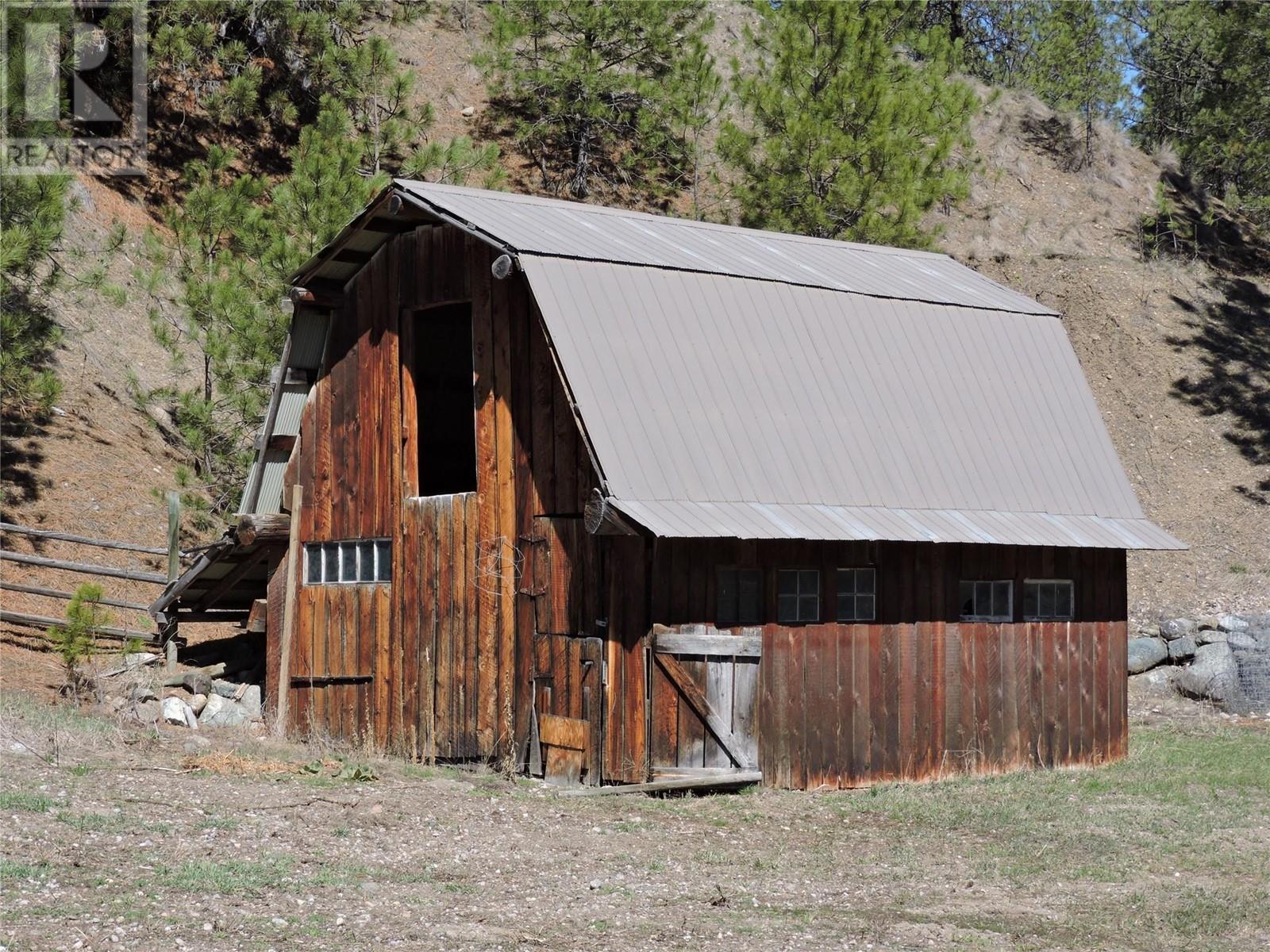 1660 3 Highway, Midway, British Columbia  V0H 1M0 - Photo 7 - 10346274