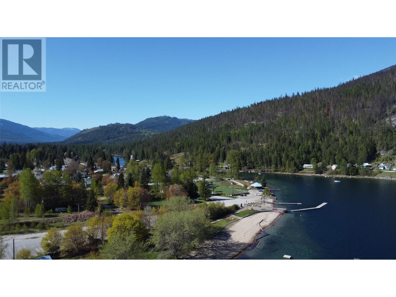 411 Main Street, Slocan, British Columbia  V0G 2C0 - Photo 2 - 10346218